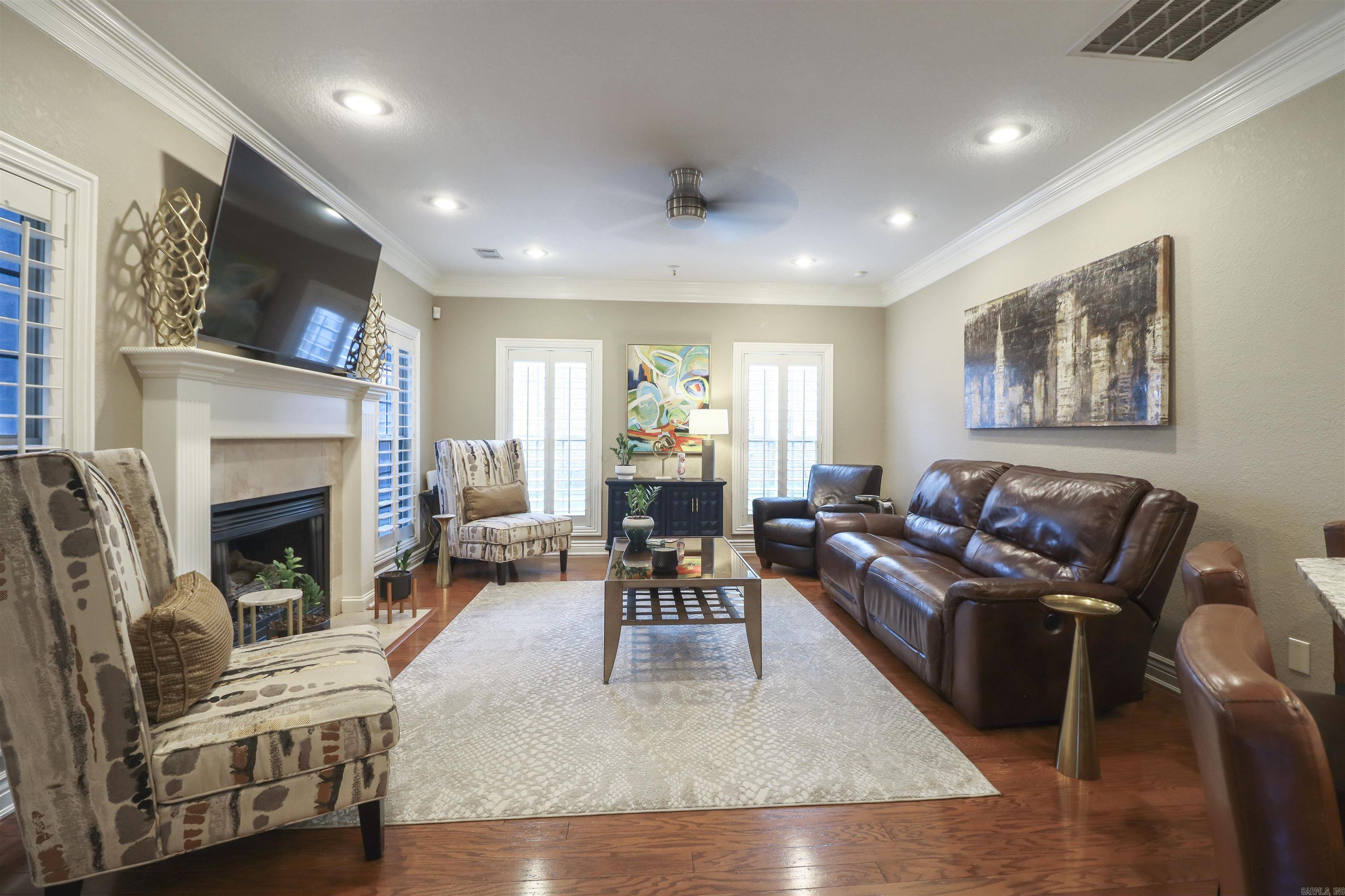 BARRINGTON PARK - Residential