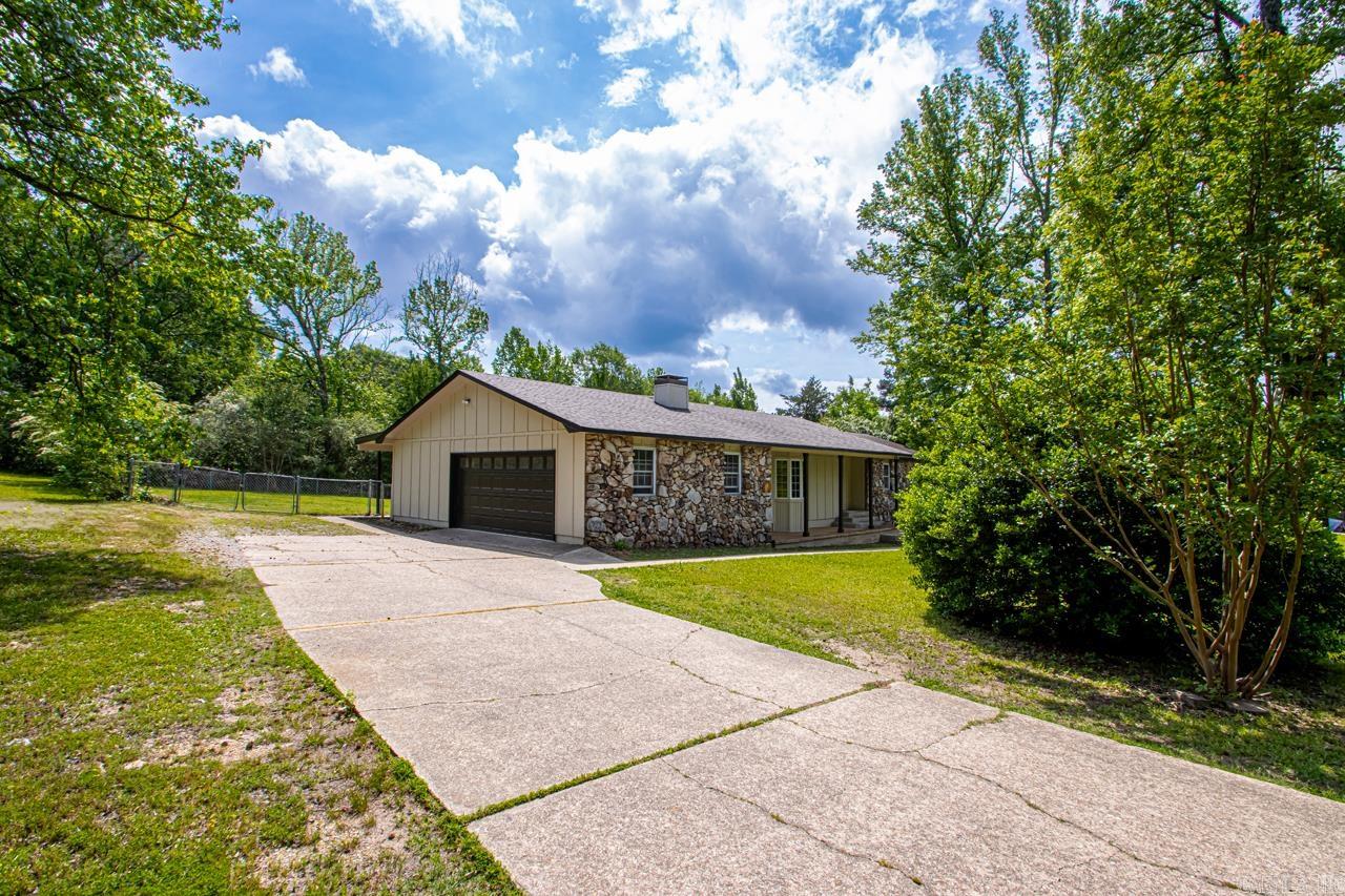 OAK MEADOWS - Residential
