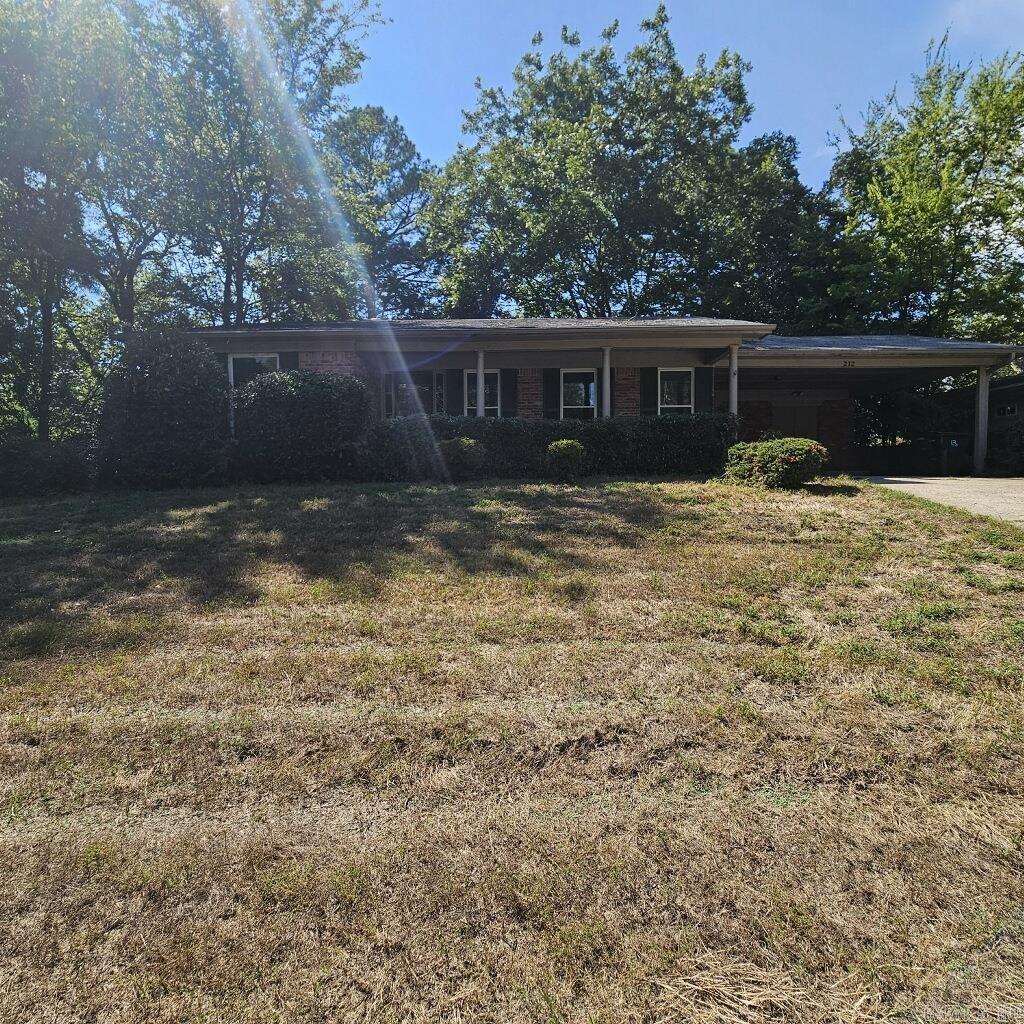All brick one level, on a quiet street! It features living/dining combo, den, kitchen, 3 bedrooms and 2 full bathroom, screened in deck overlooking private backyard. Convenient to shopping, hospitals and schools.