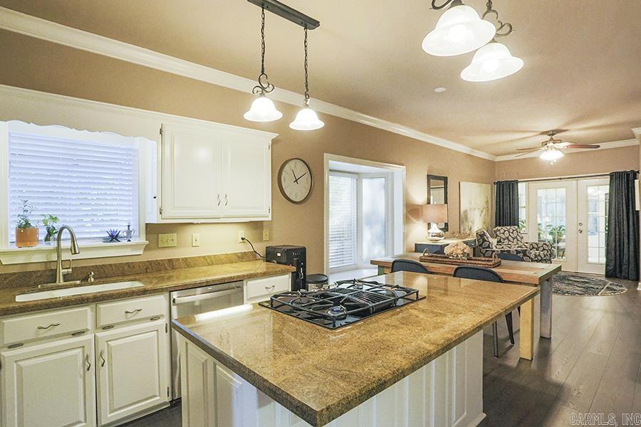 HUNTERS COVE ADDN - Residential