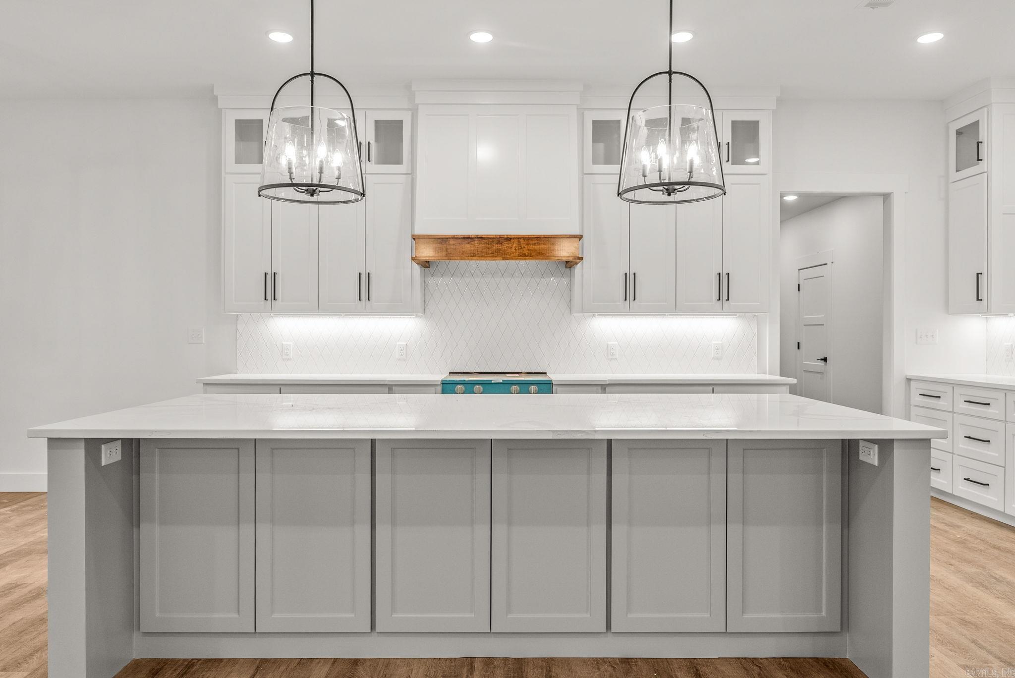 ULES WATSON PLACE - Residential