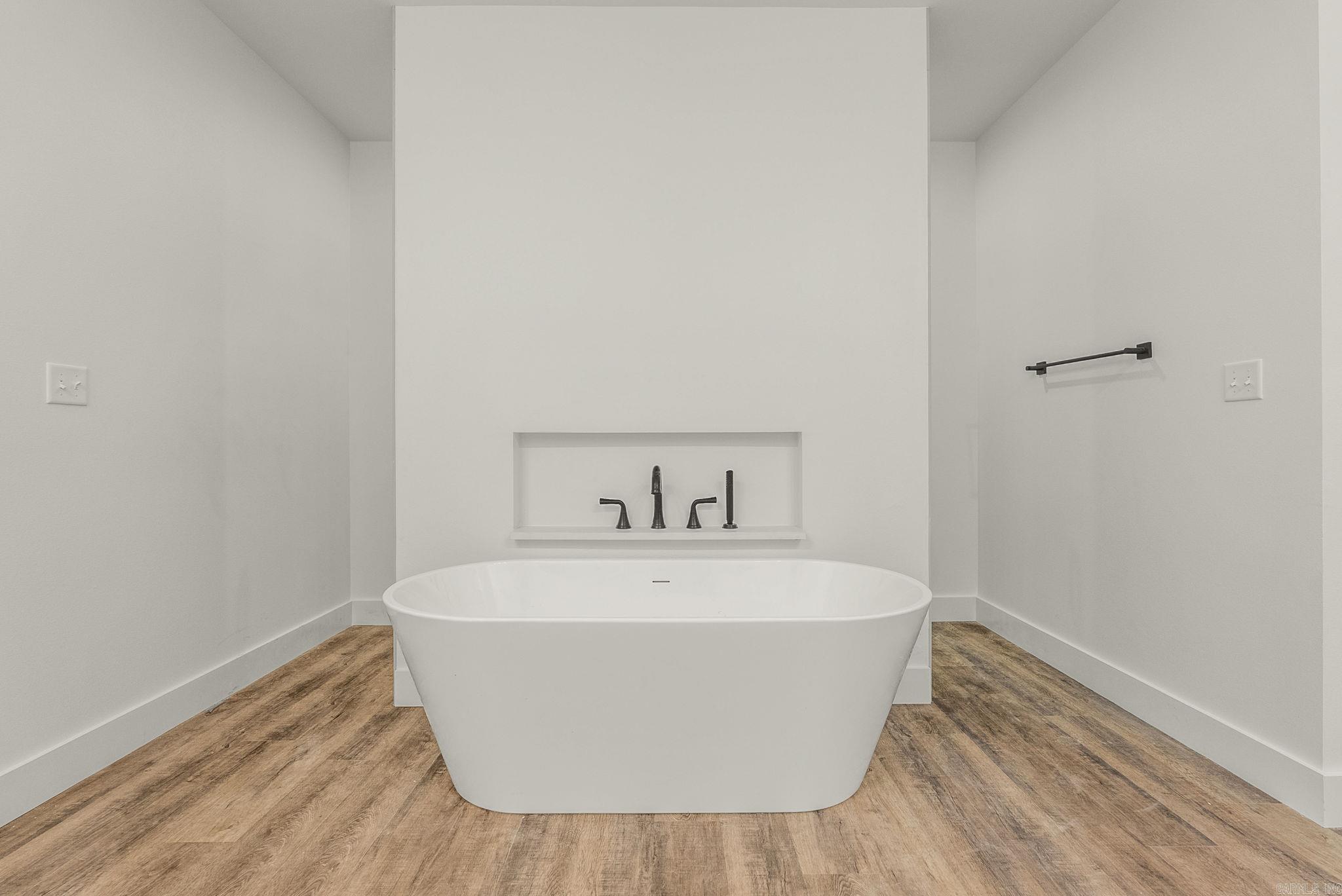 ULES WATSON PLACE - Residential