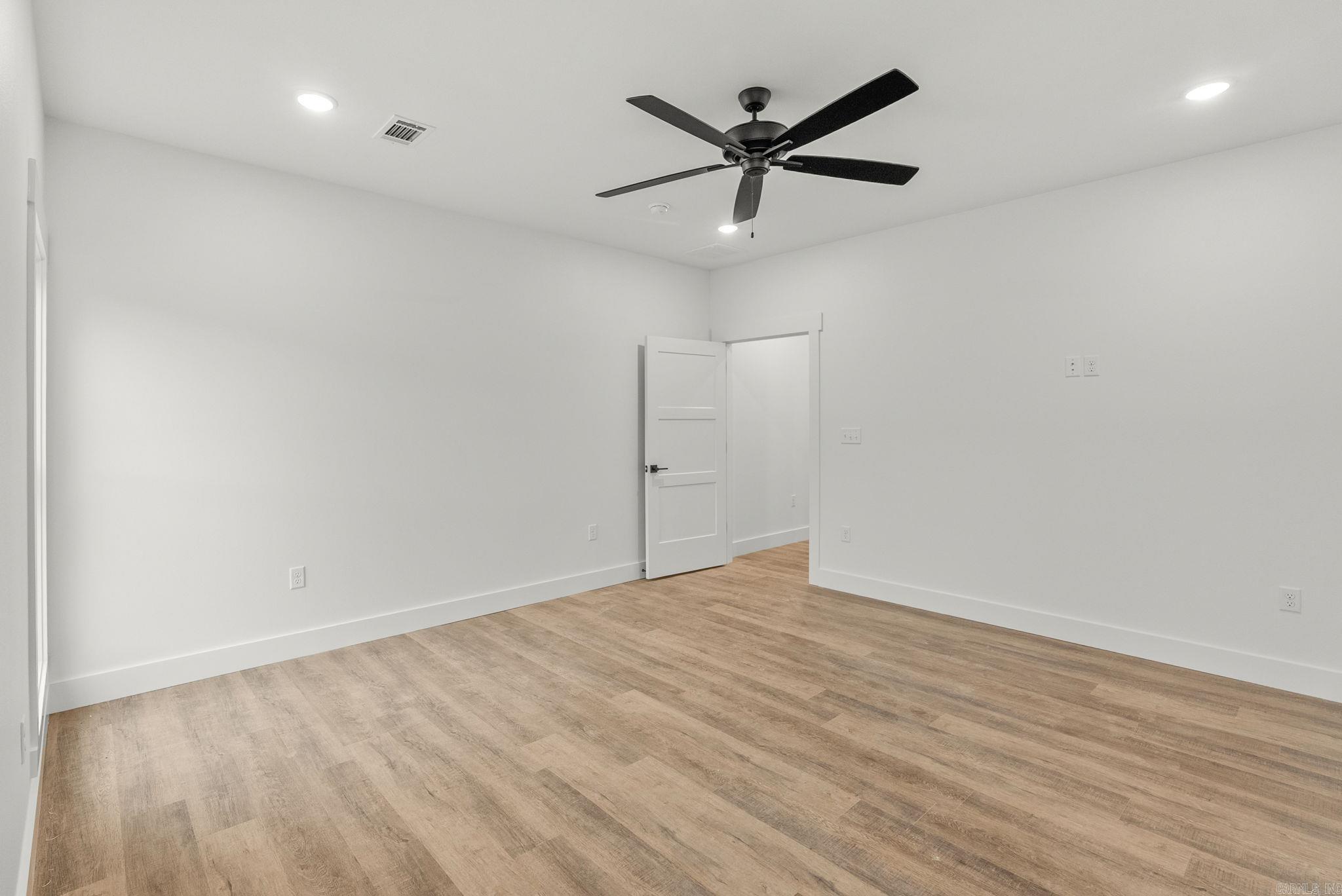 ULES WATSON PLACE - Residential