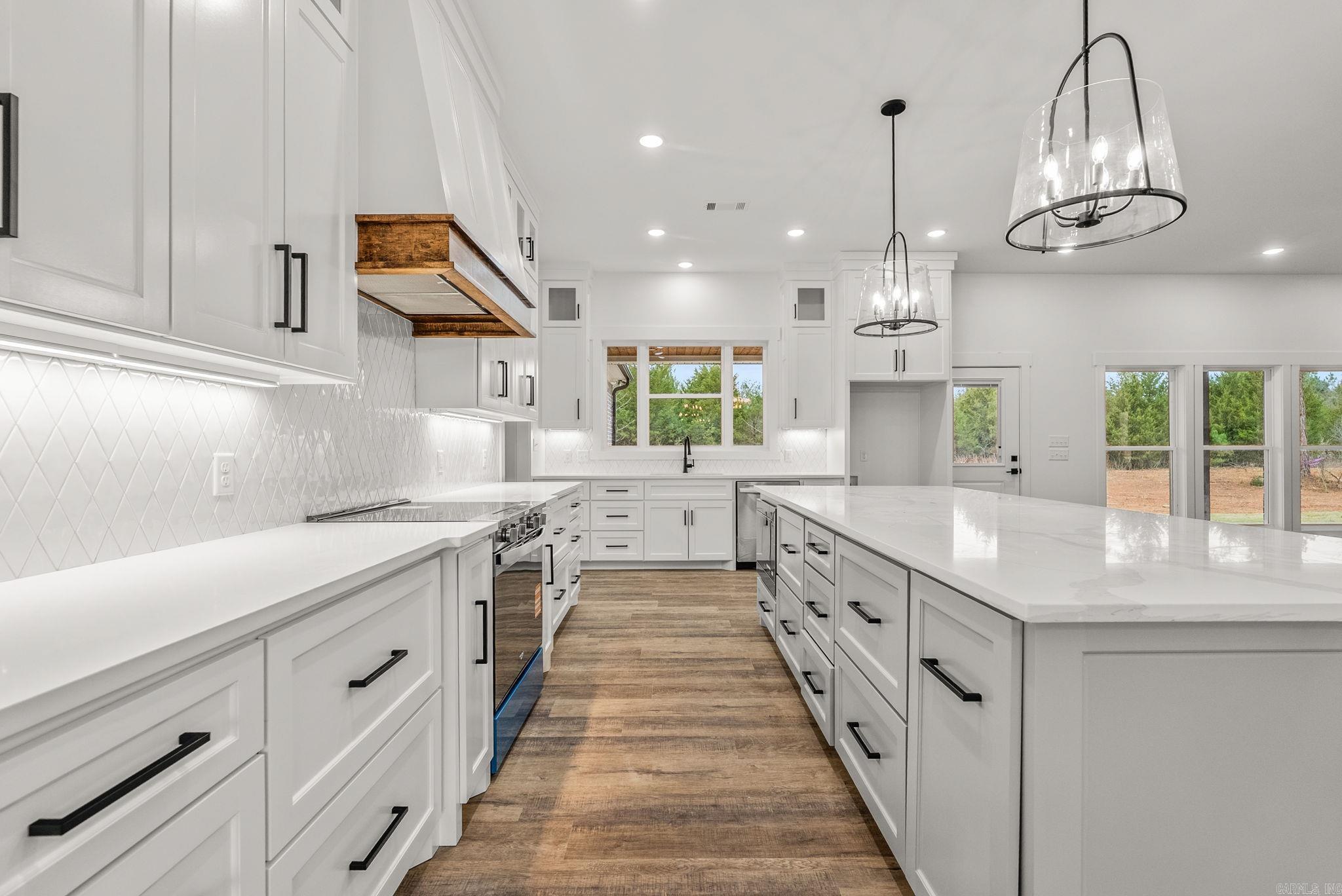 ULES WATSON PLACE - Residential