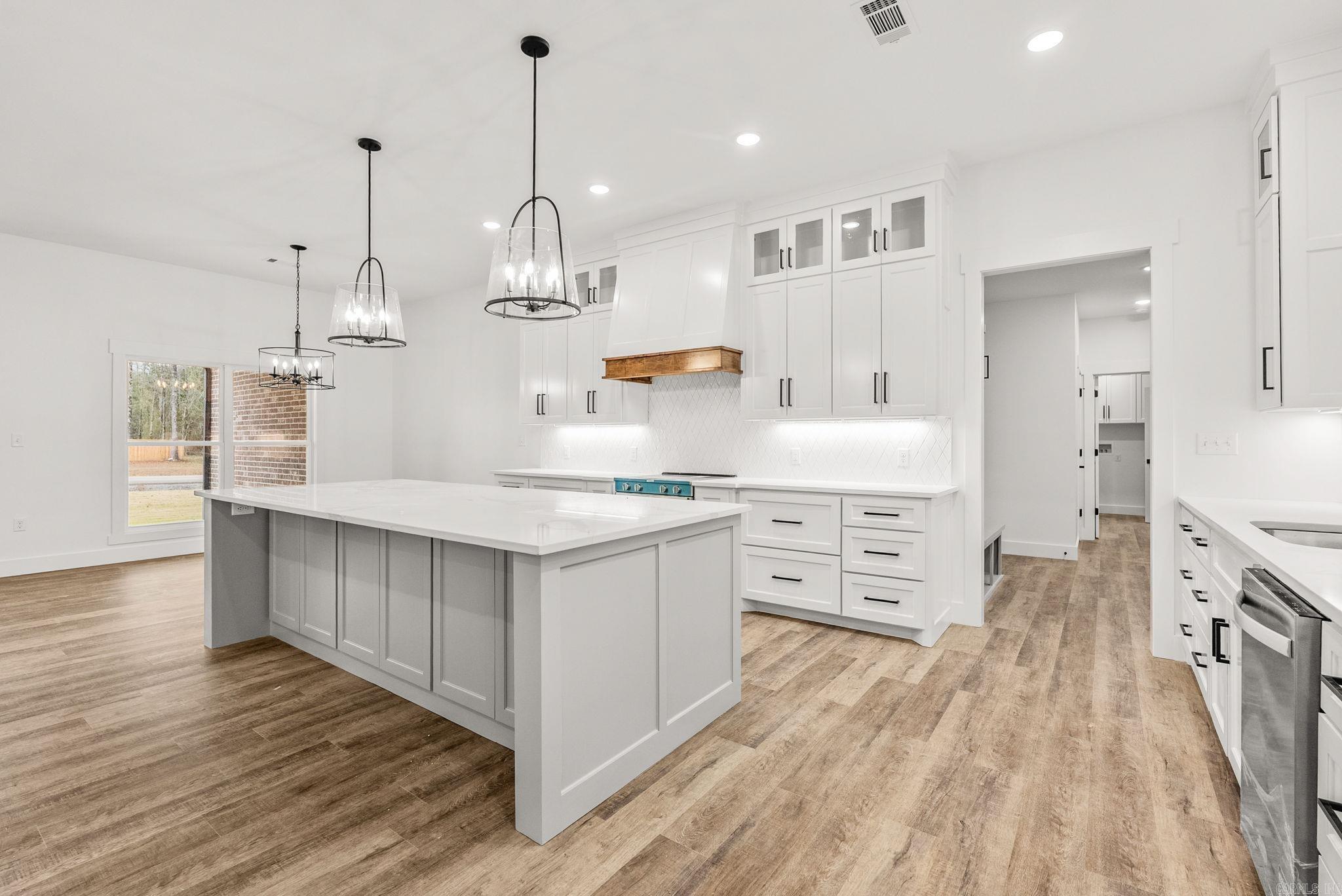 ULES WATSON PLACE - Residential