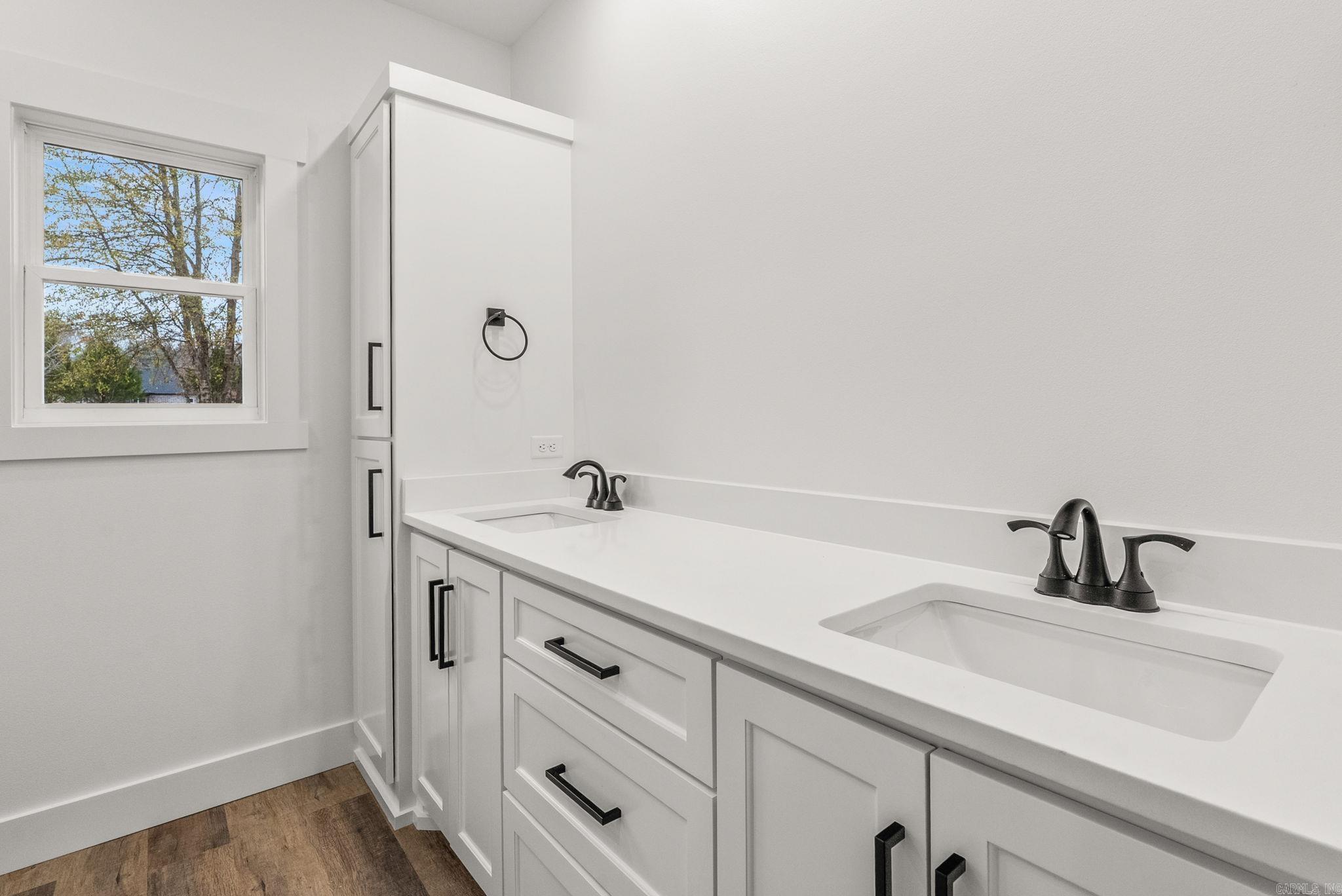 ULES WATSON PLACE - Residential