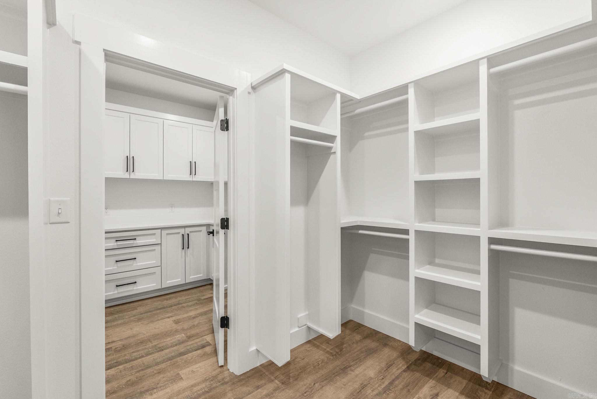 ULES WATSON PLACE - Residential