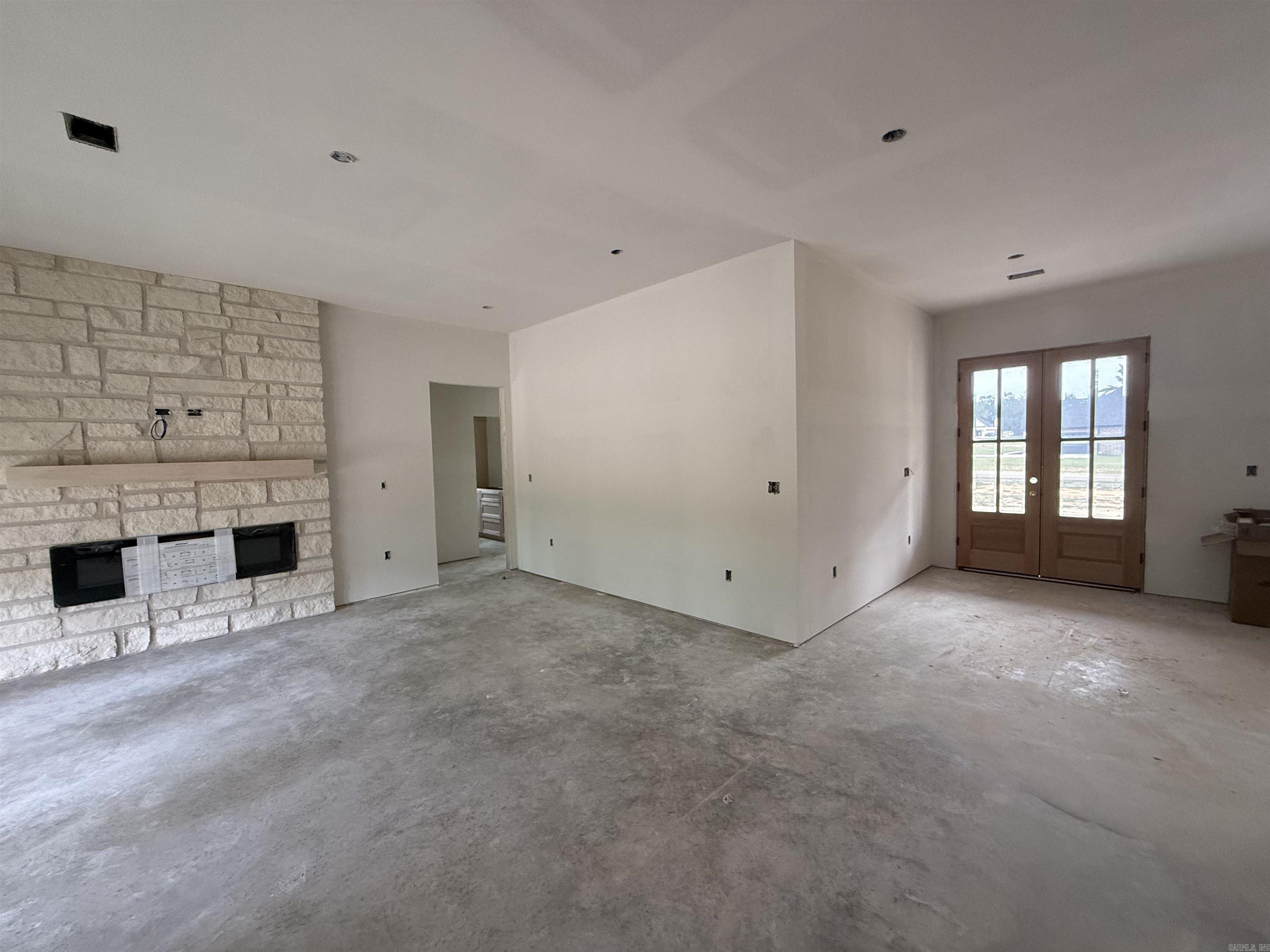 ULES WATSON PLACE - Residential