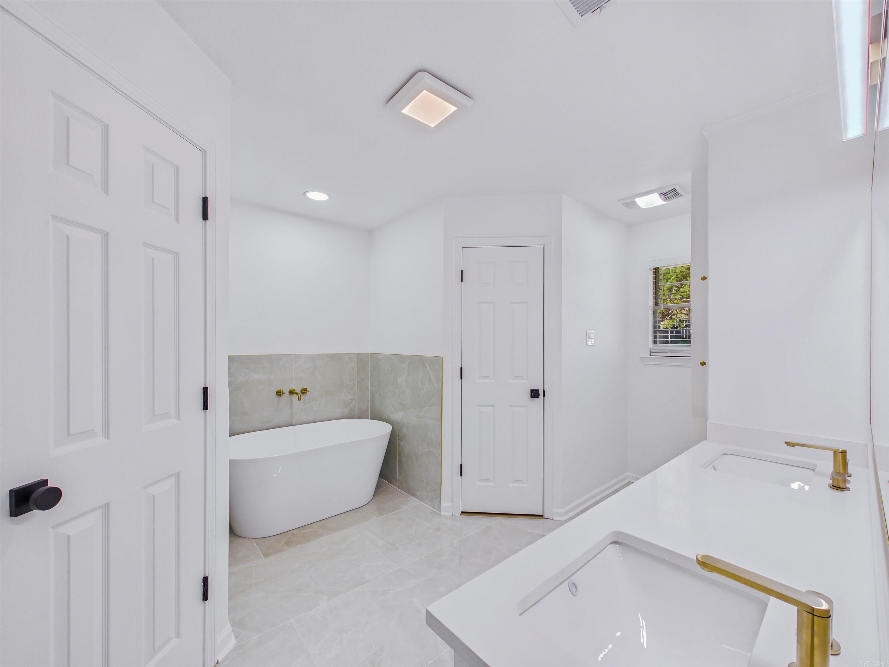 WHITNEY WOODS - Residential