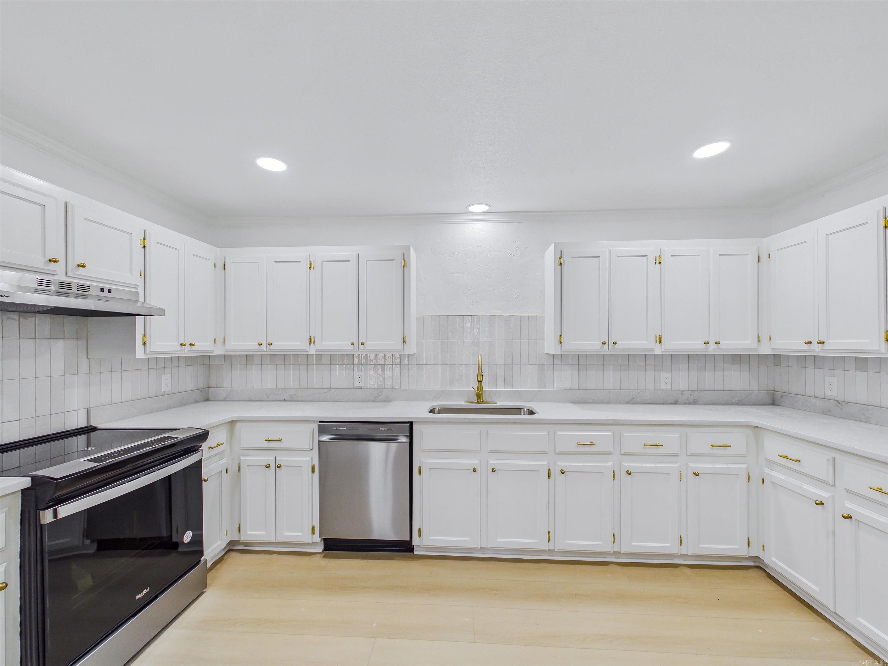 WHITNEY WOODS - Residential