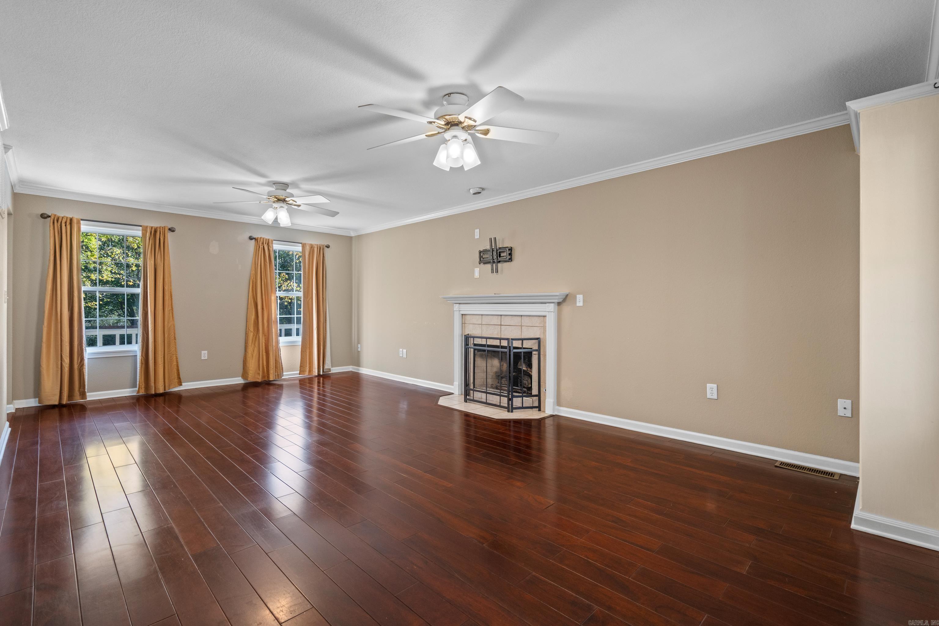 TOWNSQUARE - Residential