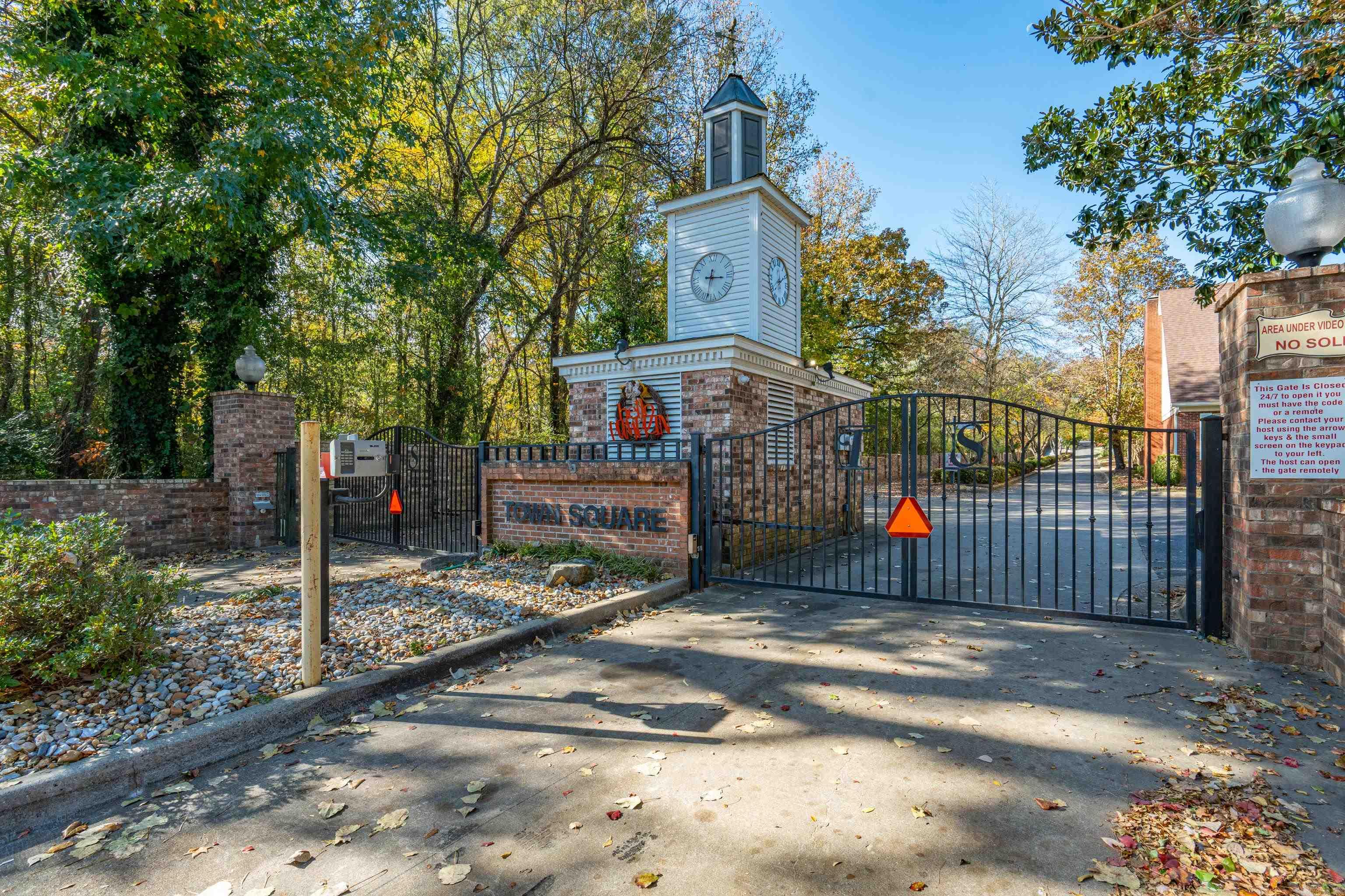 TOWNSQUARE - Residential