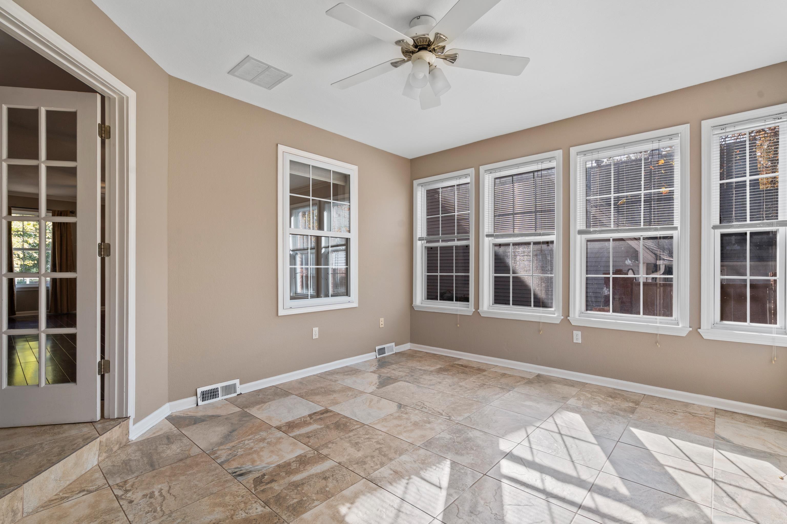 TOWNSQUARE - Residential