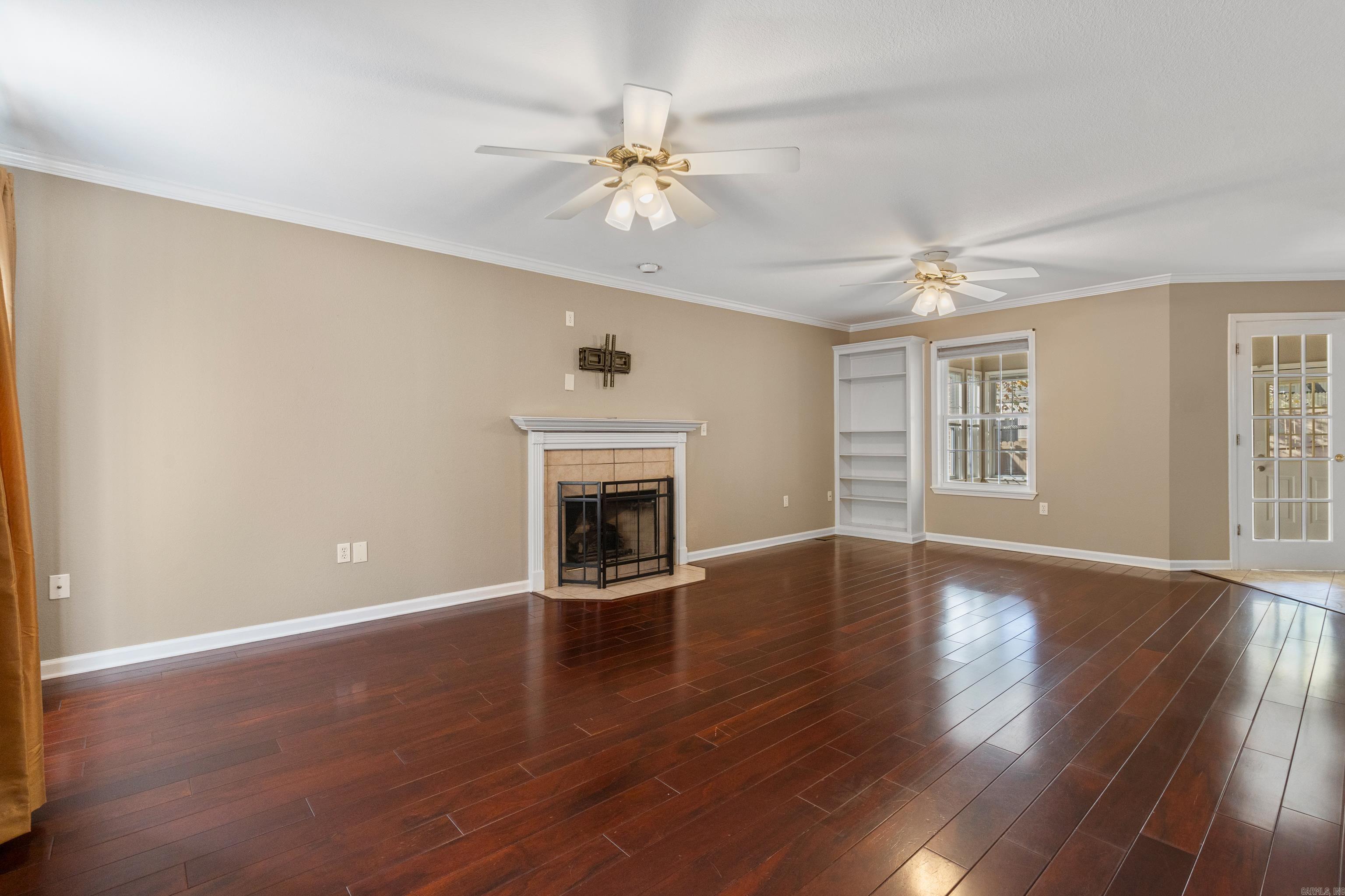 TOWNSQUARE - Residential