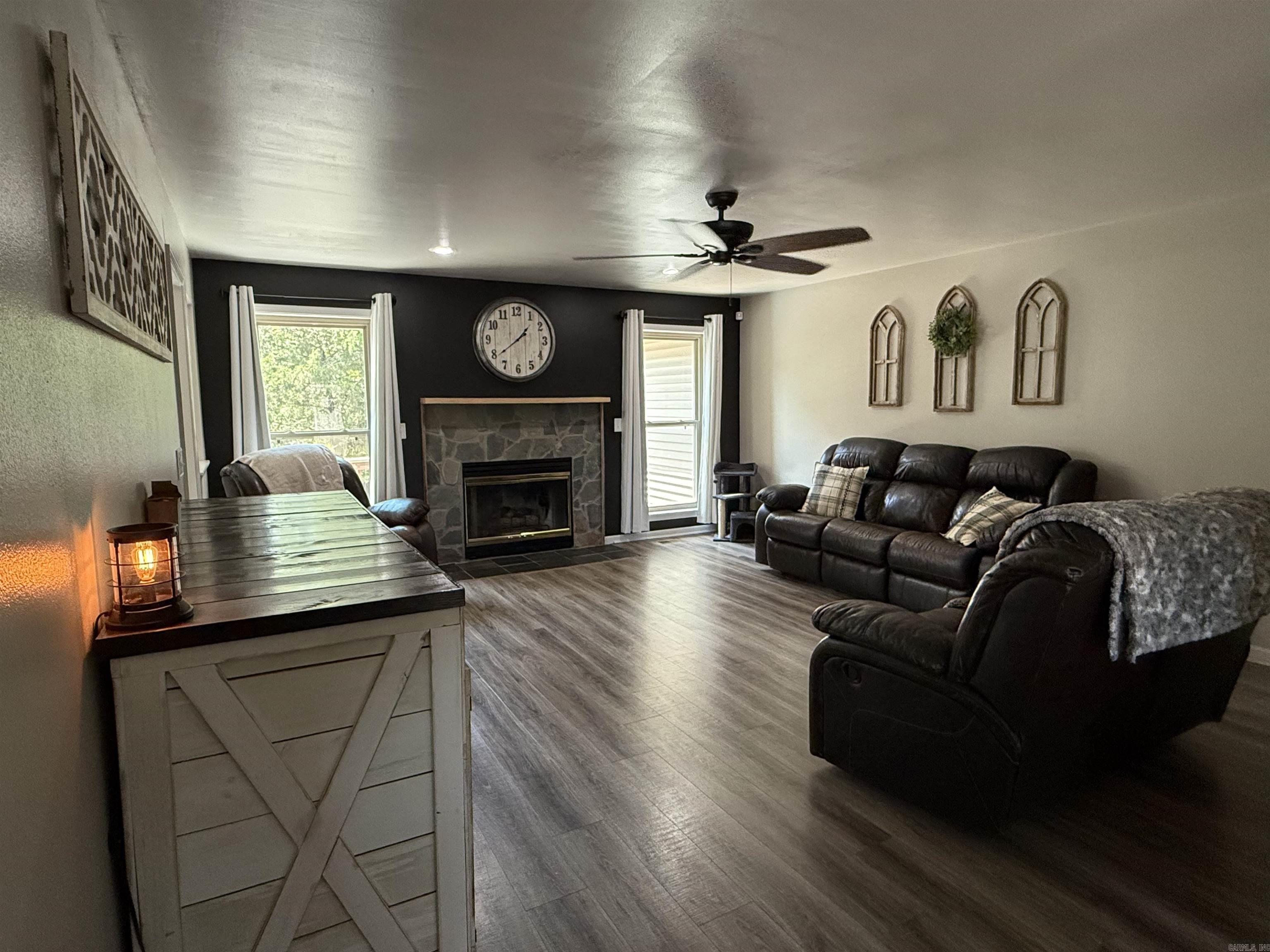 EDGEWATER COVE - Residential