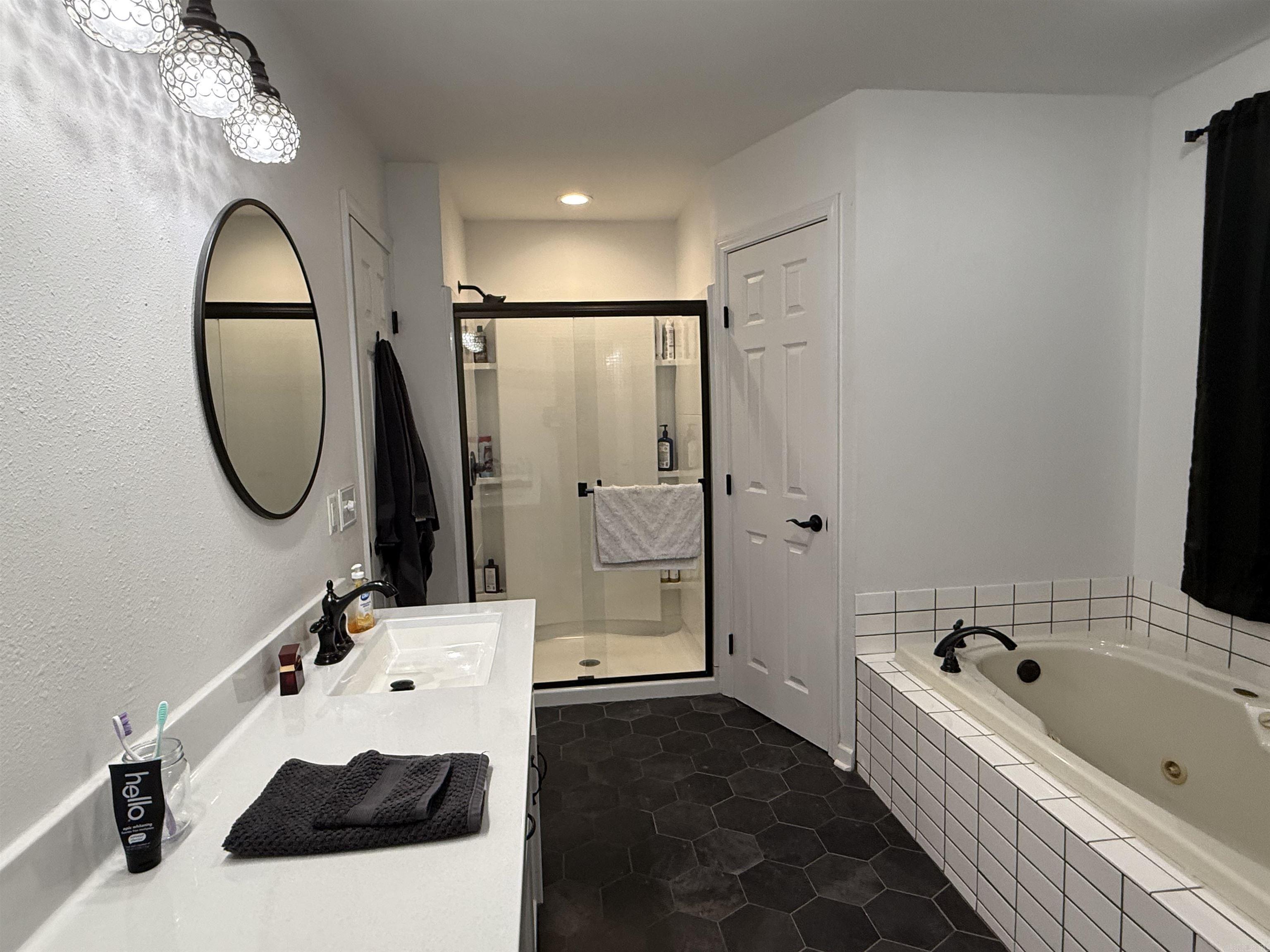 EDGEWATER COVE - Residential