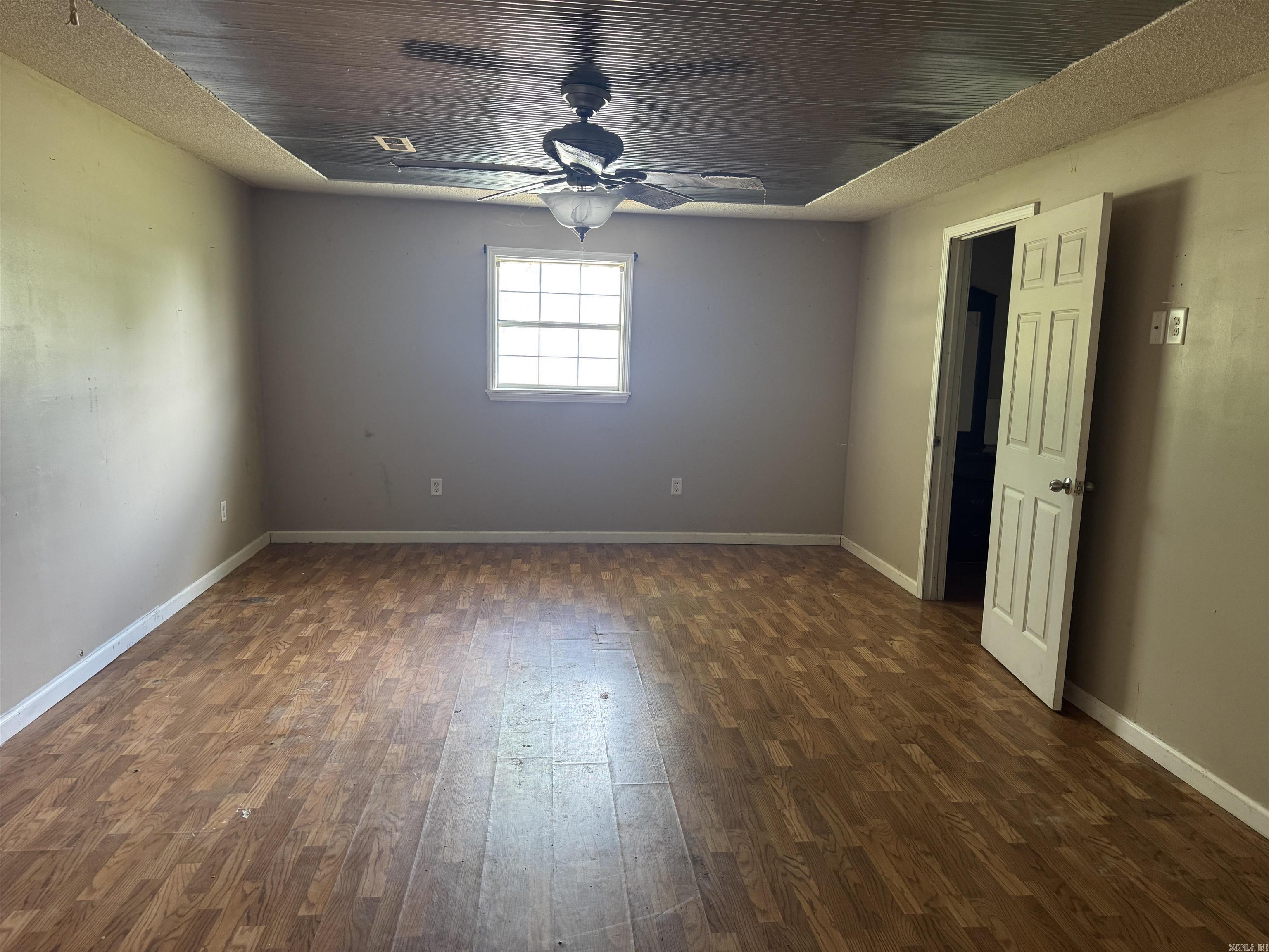 MELANIE HEIGHTS - Residential