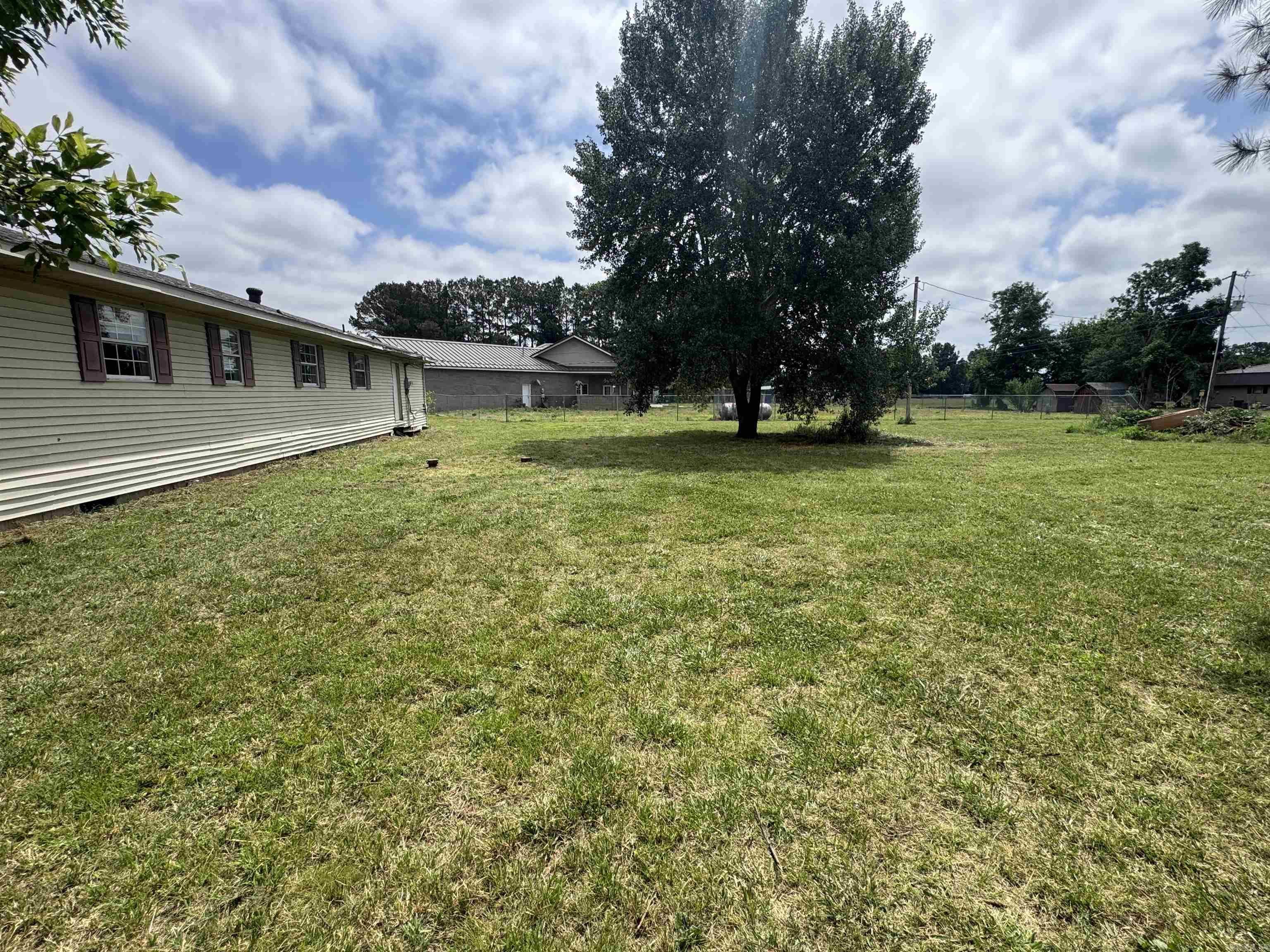 MELANIE HEIGHTS - Residential