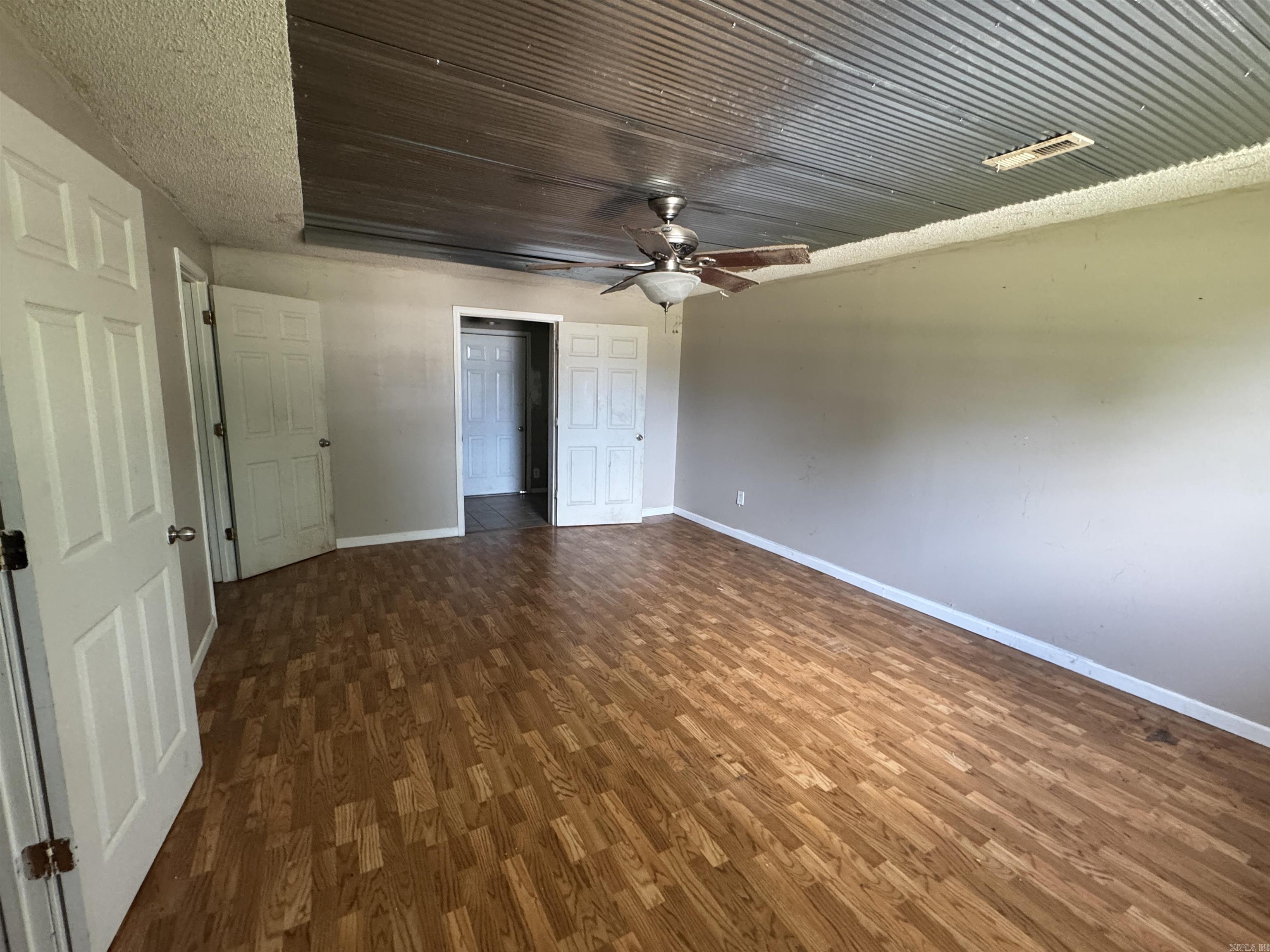 MELANIE HEIGHTS - Residential