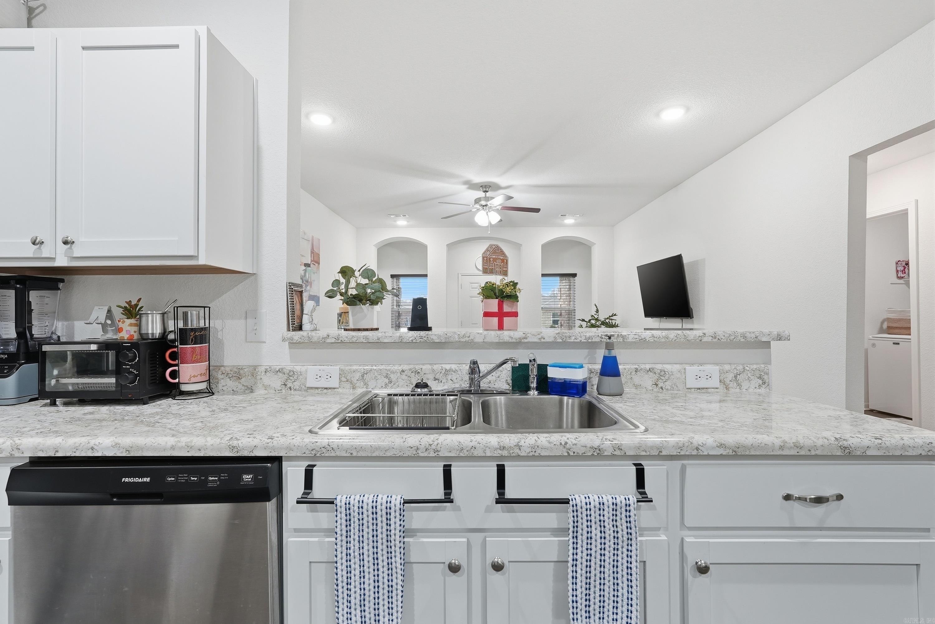 MUSEUM MEADOWS - Residential