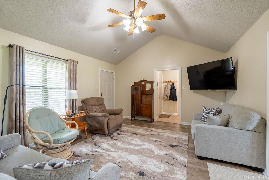 SUMMERBROOKE - Residential