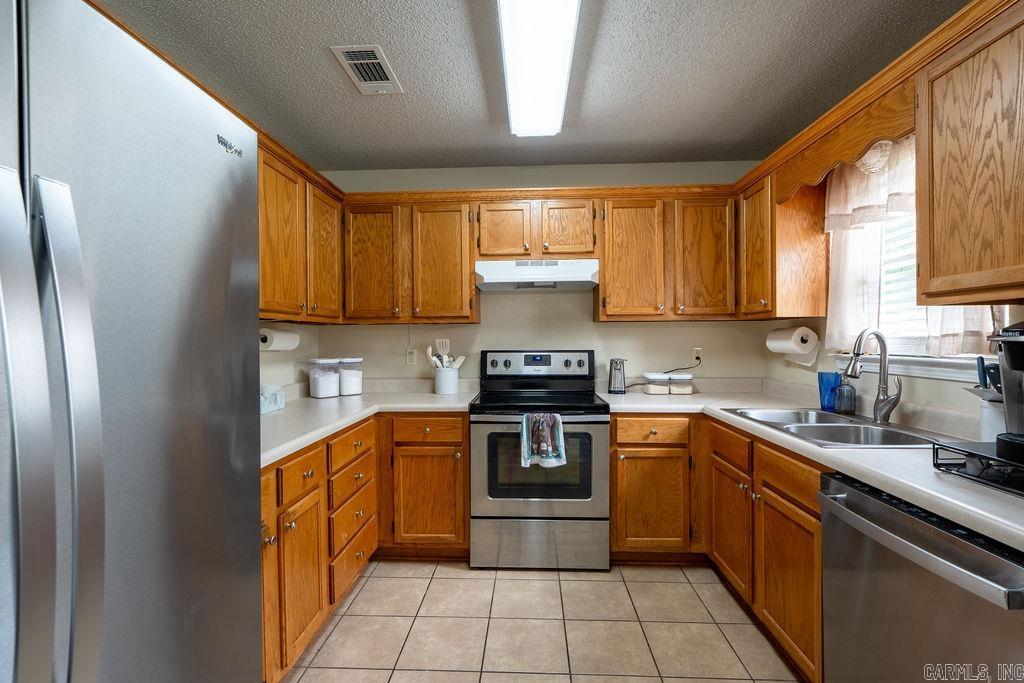 SUMMERBROOKE - Residential