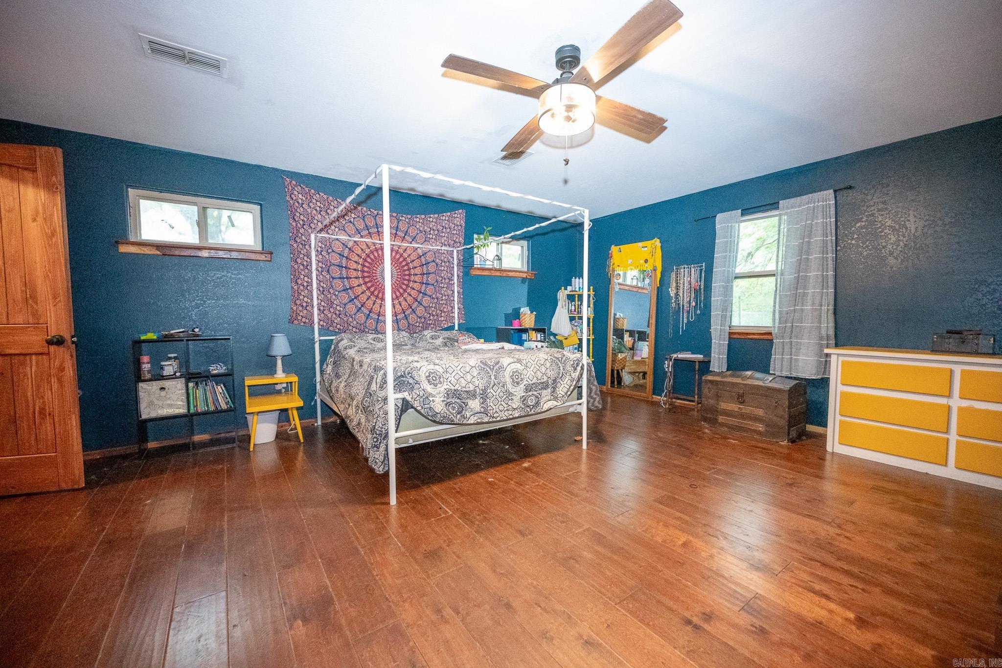 Halls Second - Residential