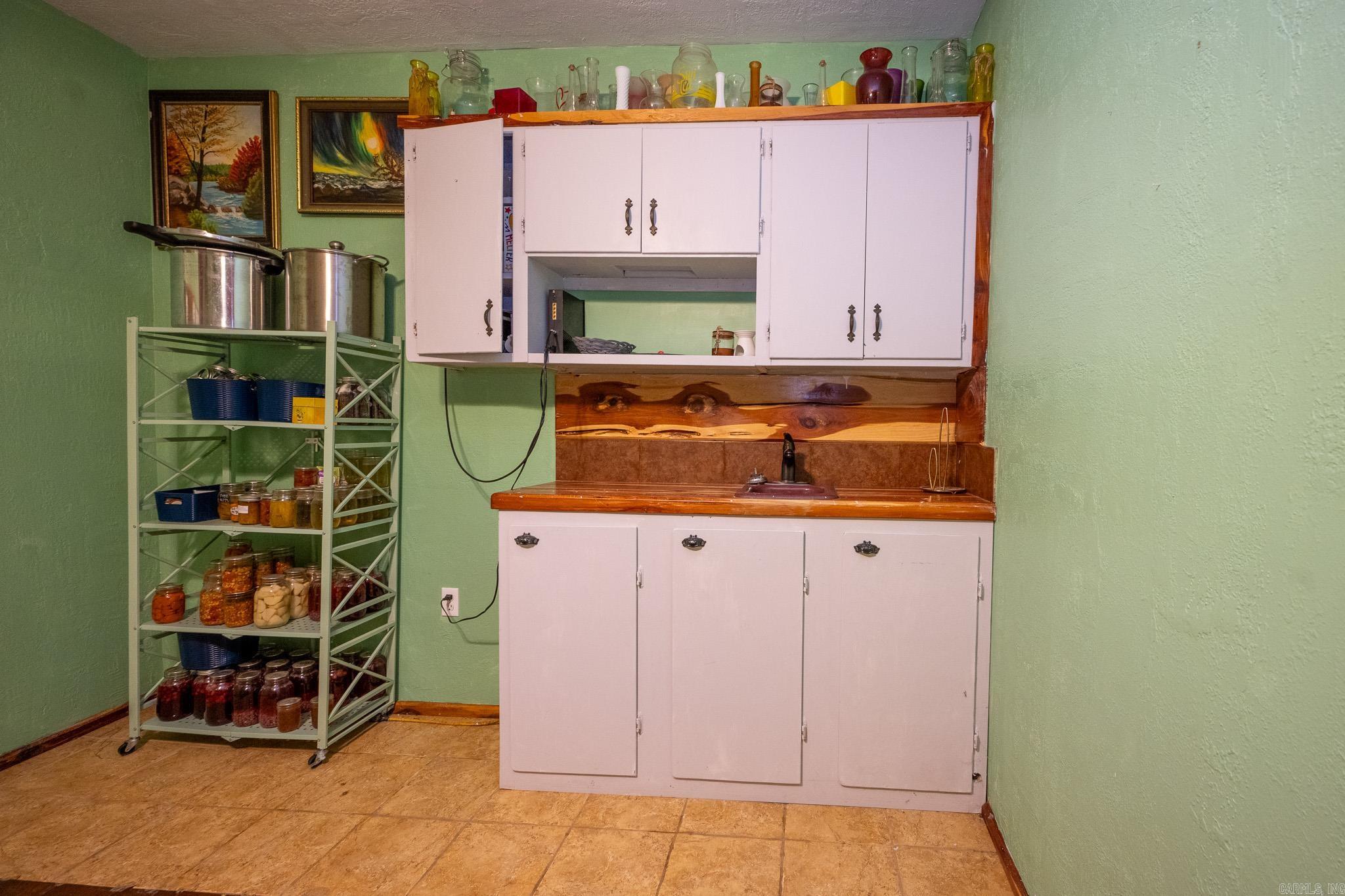 Halls Second - Residential