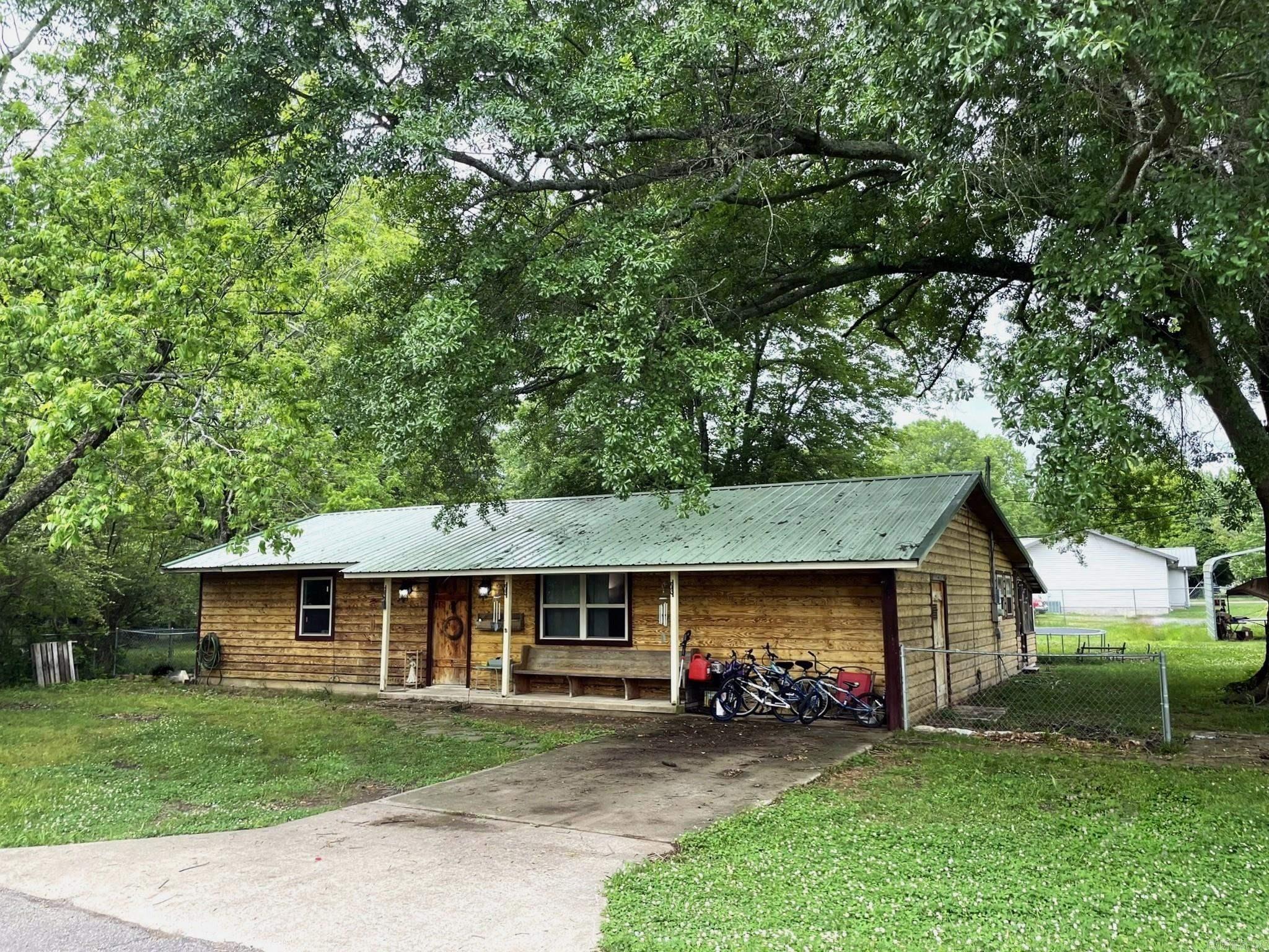 Halls Second - Residential