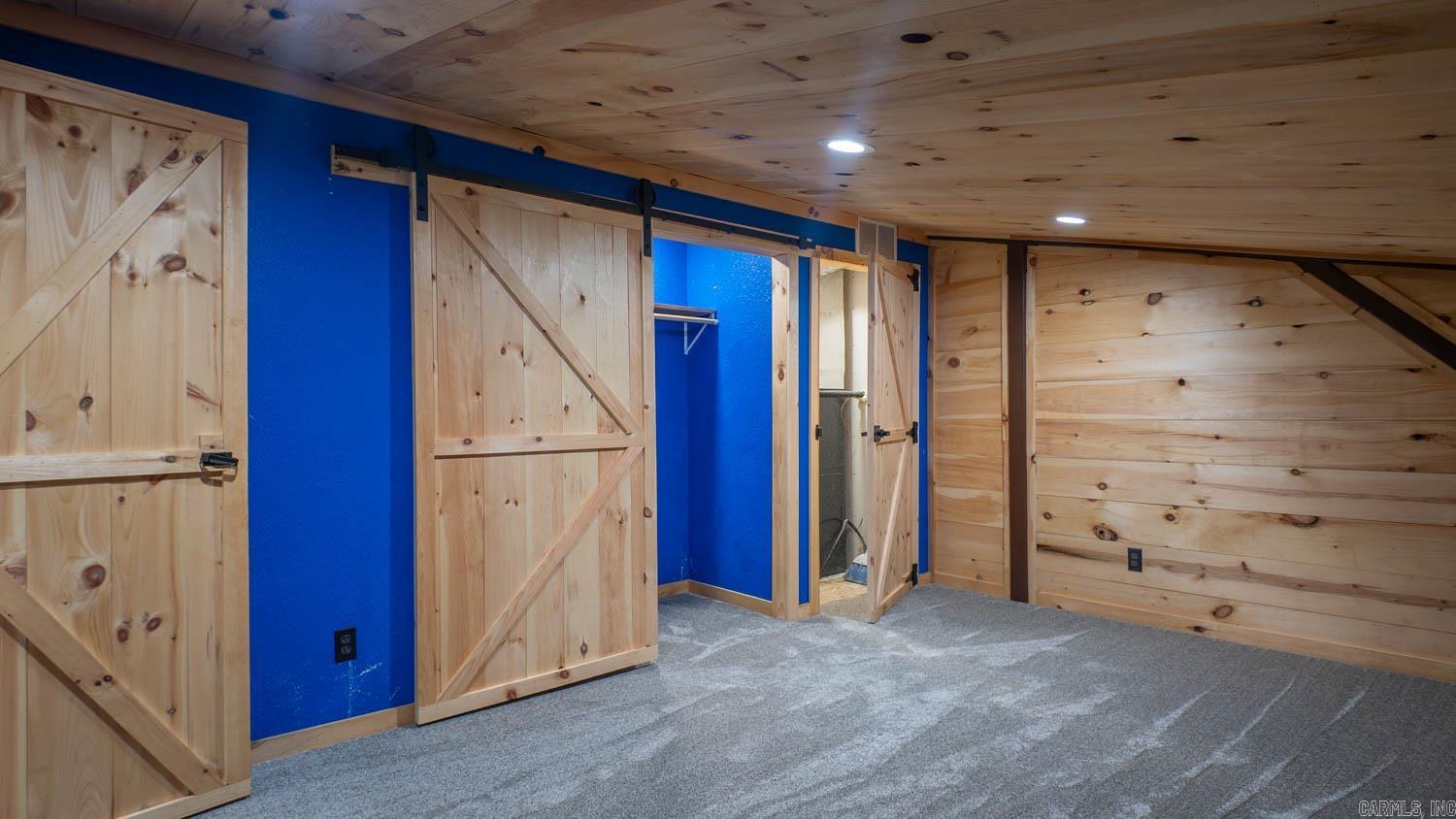 RIVERSIDE RIDGE ESTATES - Residential