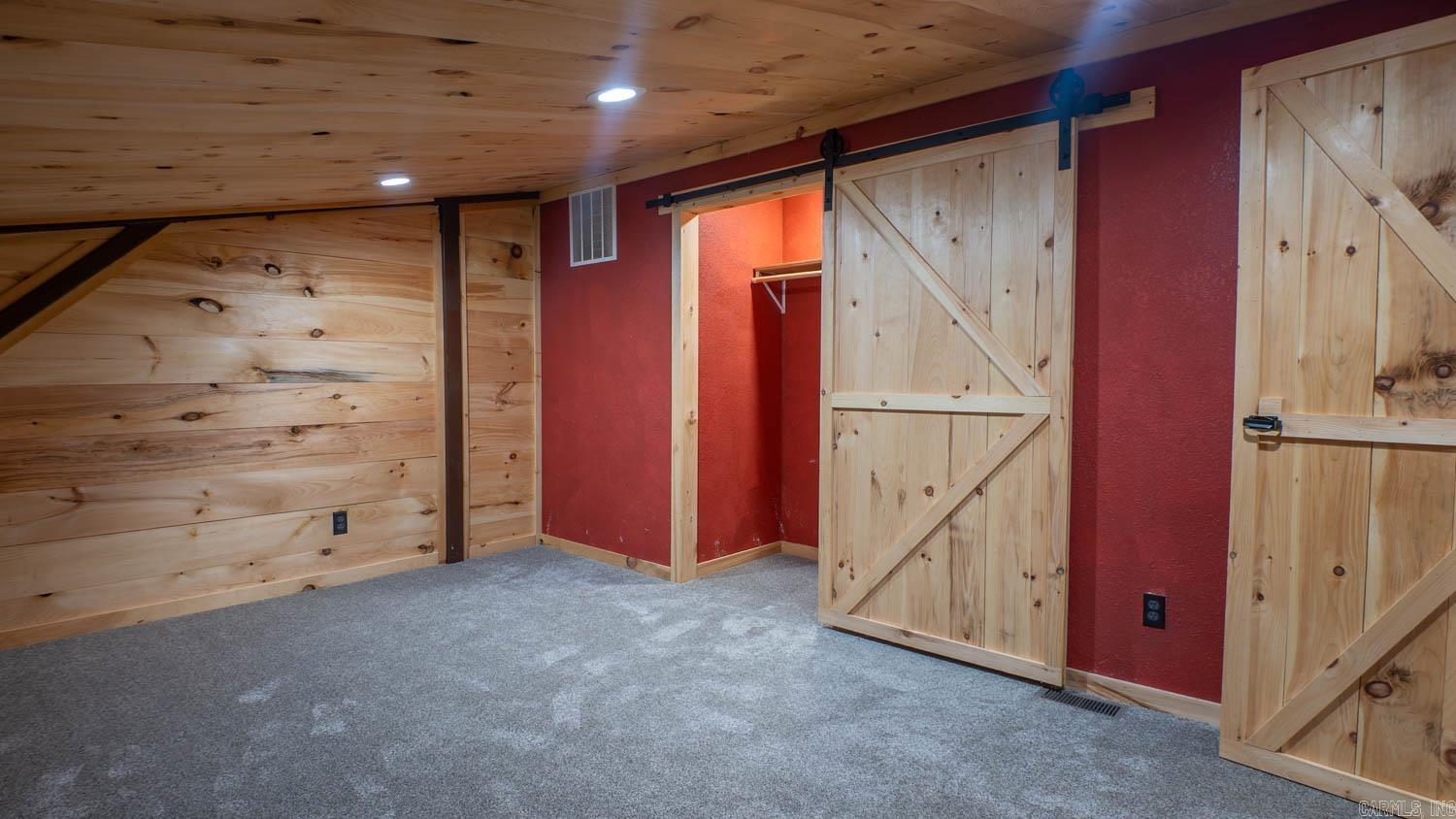 RIVERSIDE RIDGE ESTATES - Residential