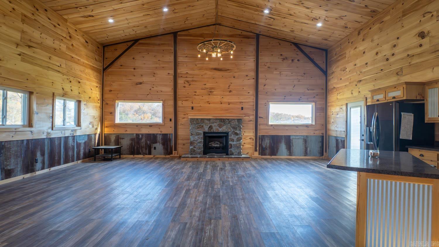 RIVERSIDE RIDGE ESTATES - Residential