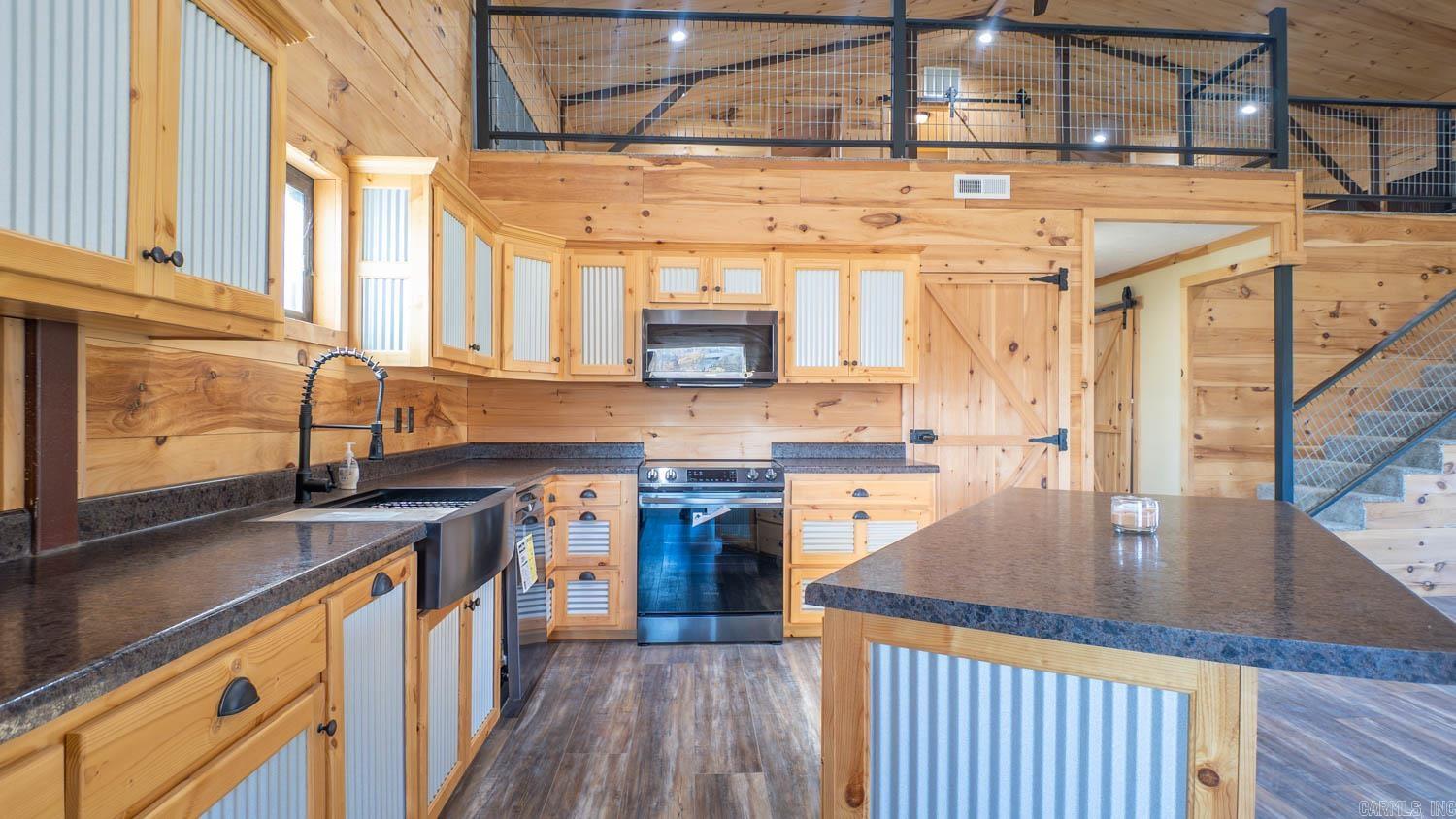 RIVERSIDE RIDGE ESTATES - Residential