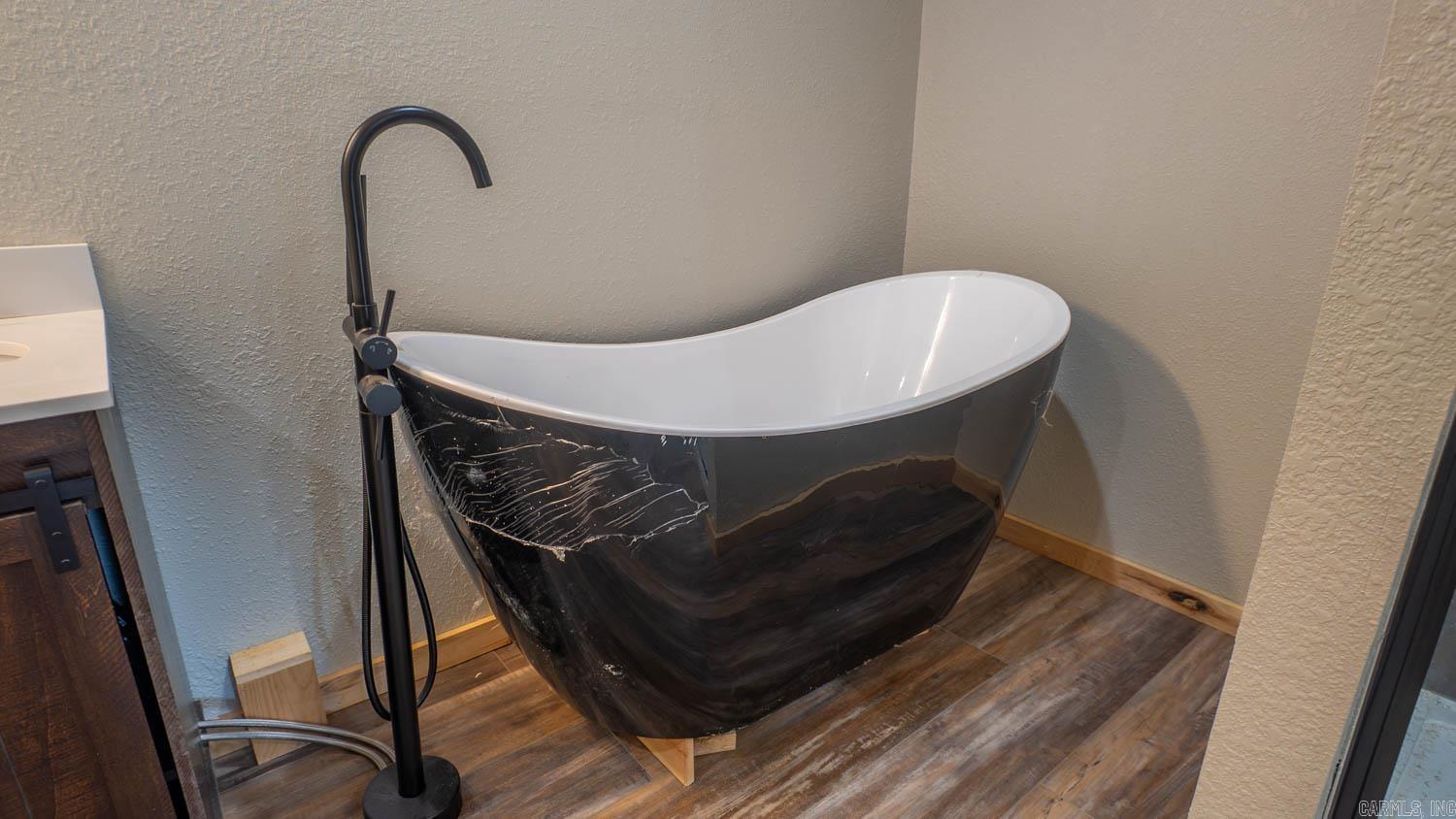 RIVERSIDE RIDGE ESTATES - Residential