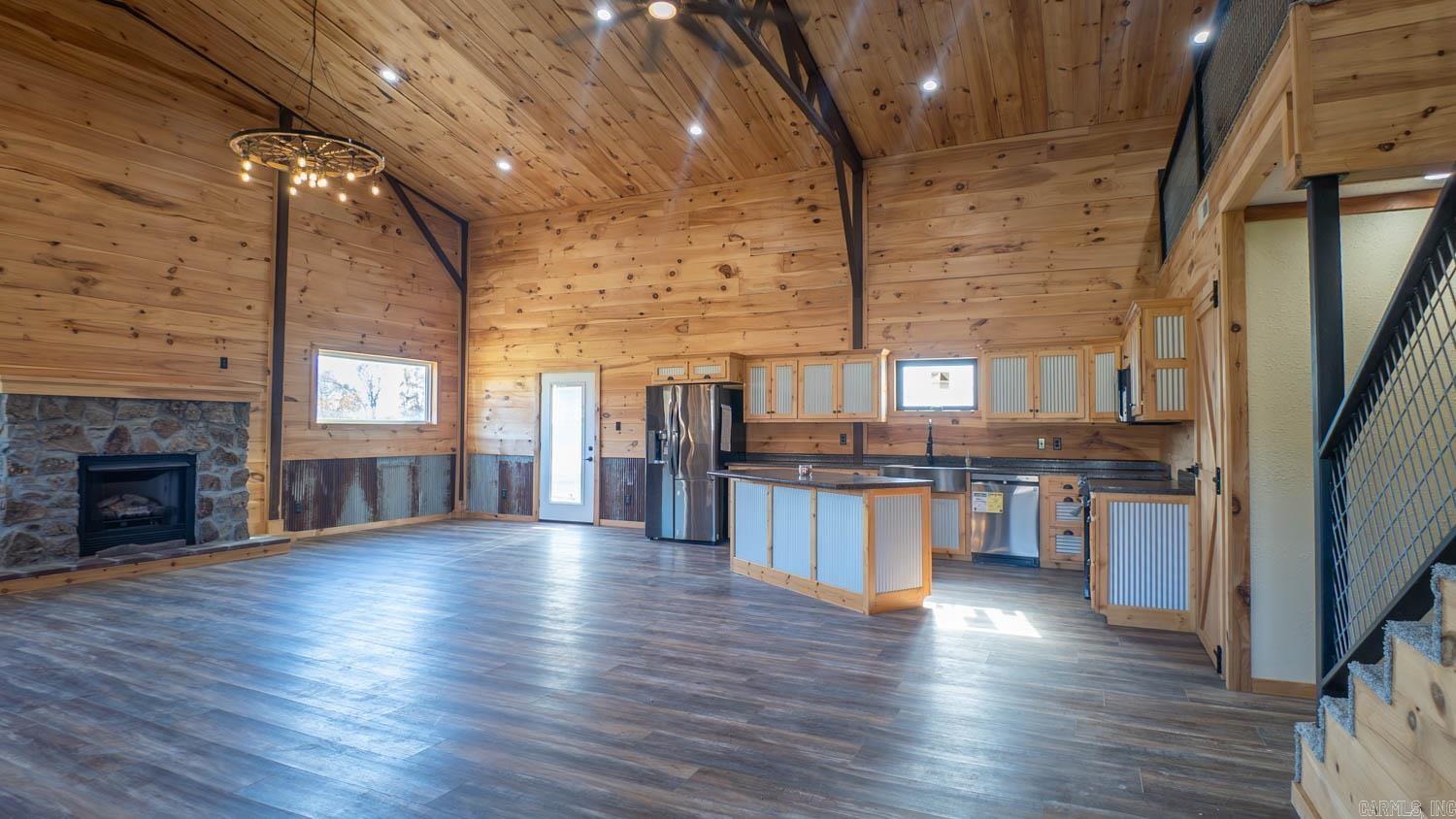 RIVERSIDE RIDGE ESTATES - Residential