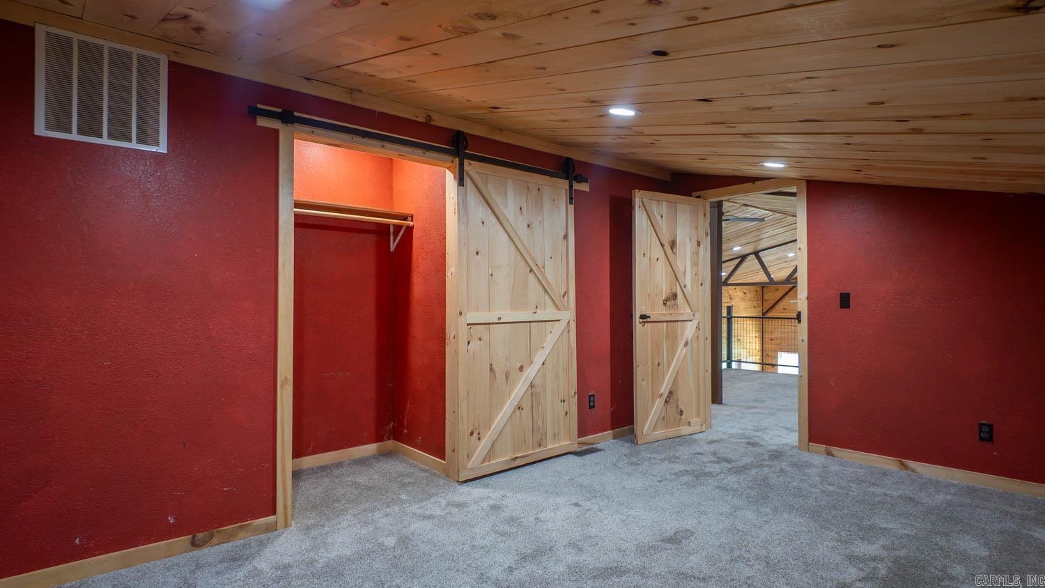 RIVERSIDE RIDGE ESTATES - Residential