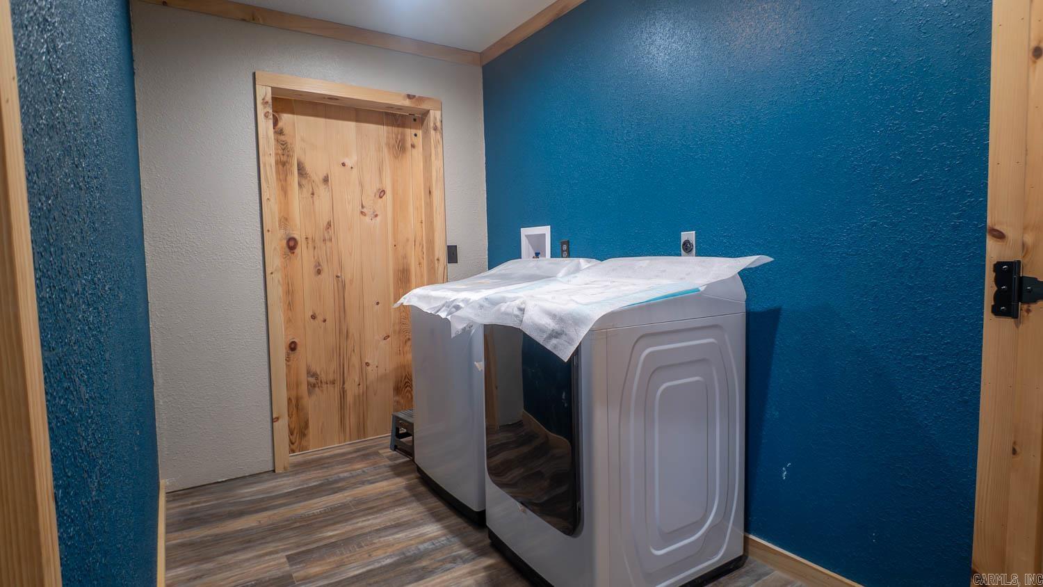 RIVERSIDE RIDGE ESTATES - Residential