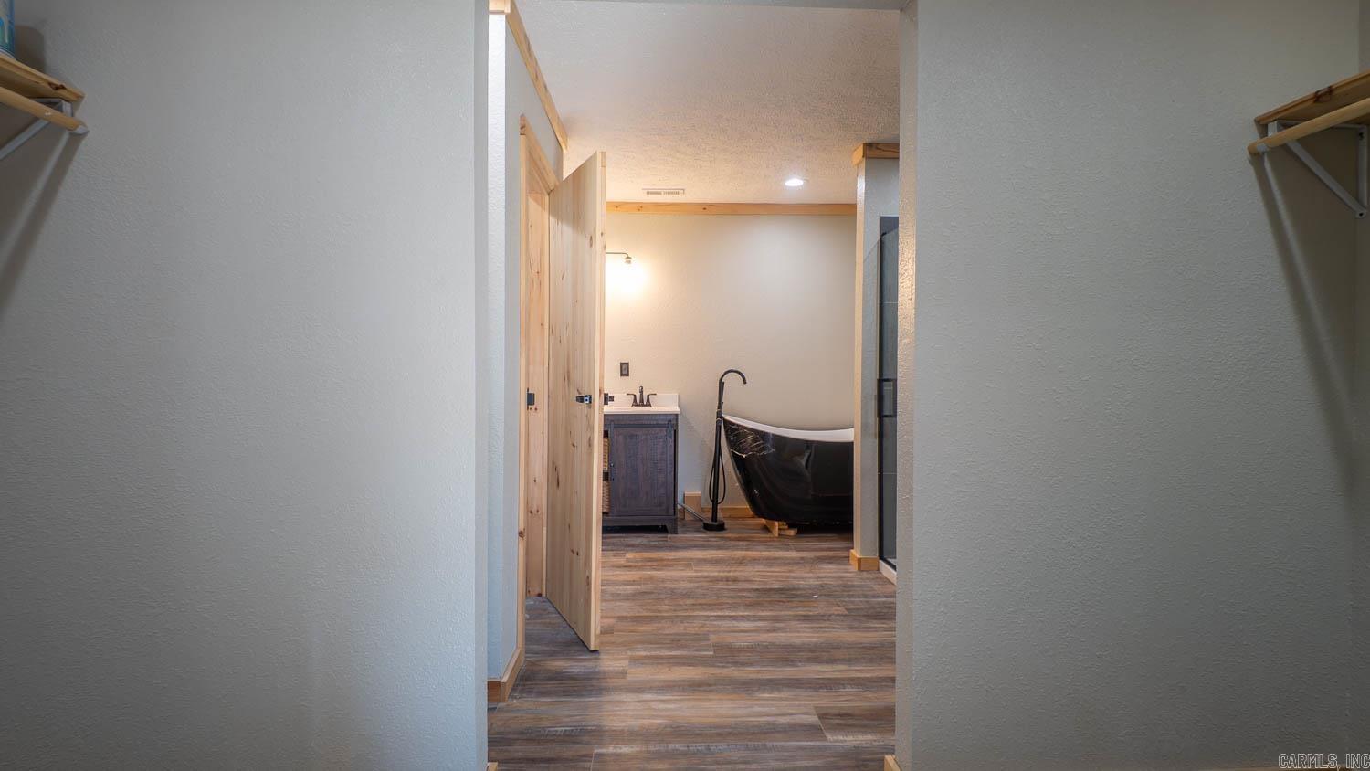 RIVERSIDE RIDGE ESTATES - Residential