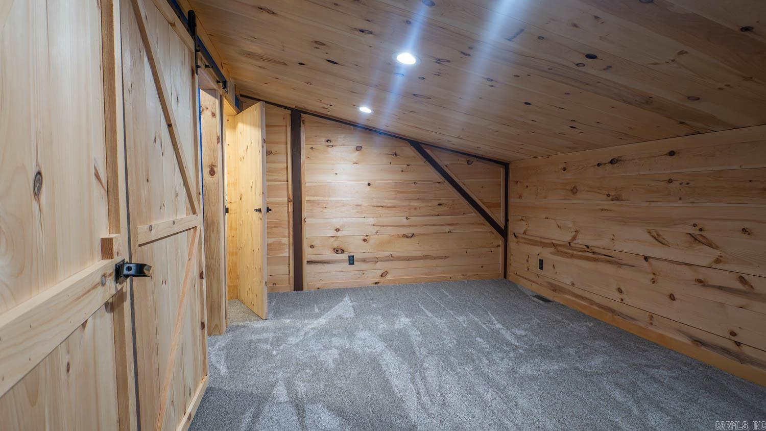 RIVERSIDE RIDGE ESTATES - Residential