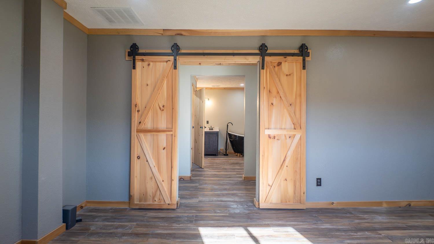 RIVERSIDE RIDGE ESTATES - Residential