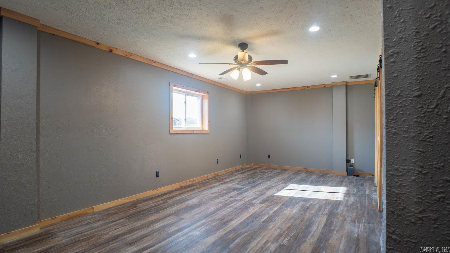 RIVERSIDE RIDGE ESTATES - Residential