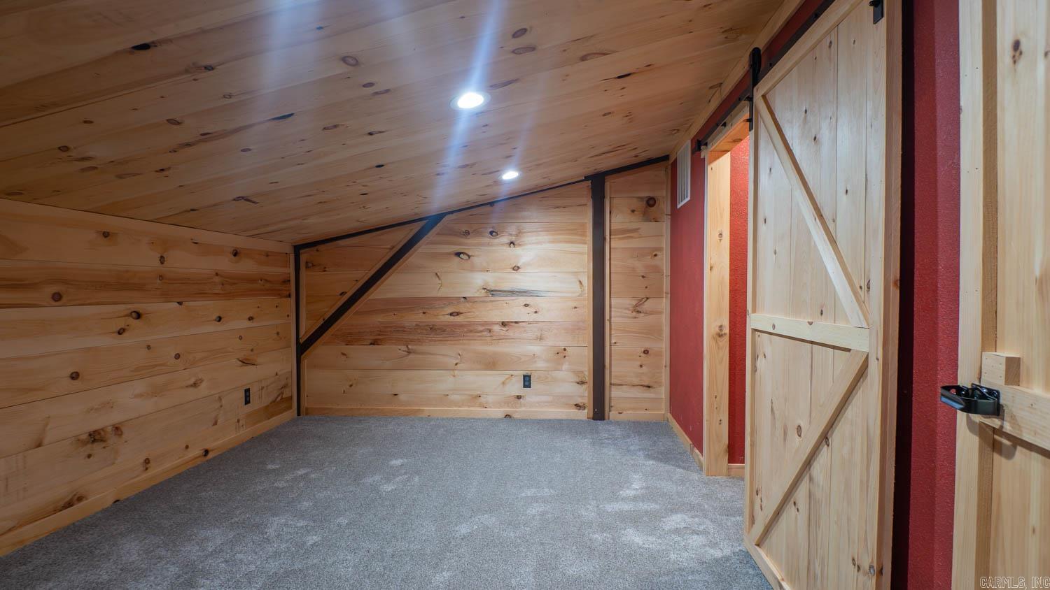 RIVERSIDE RIDGE ESTATES - Residential