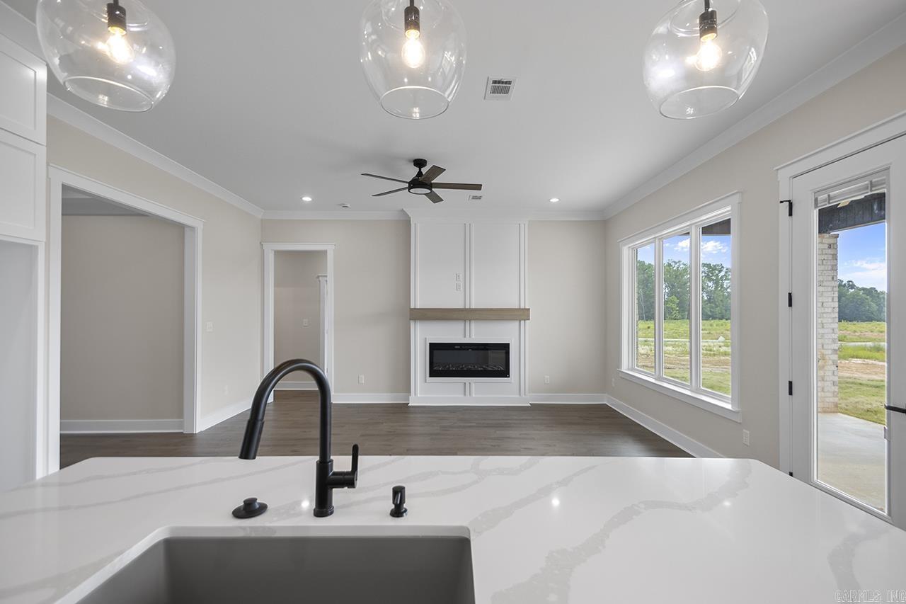 COUNTRY CLUB OF AR-QUARTERS ADDN - Residential