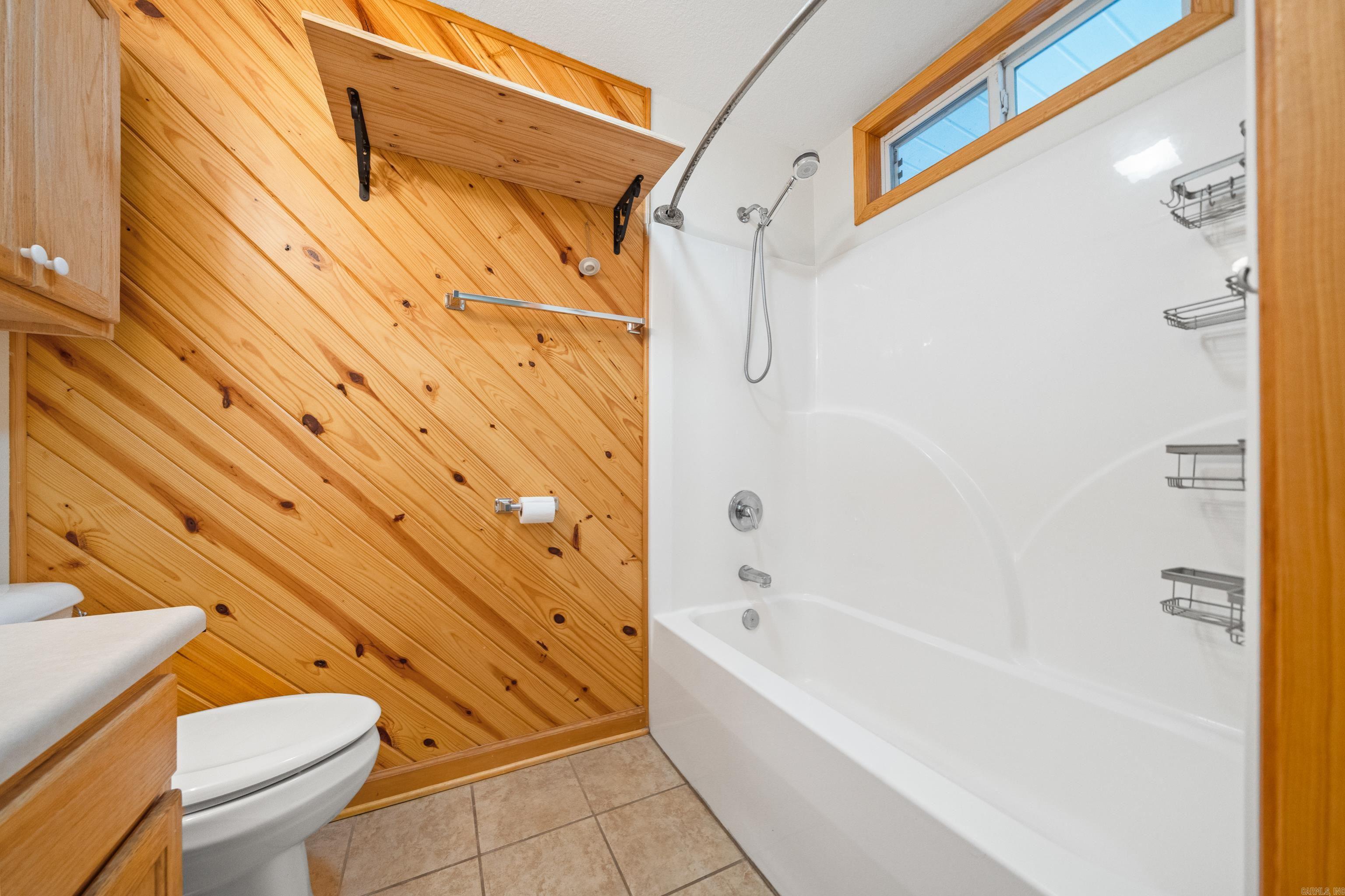 ARROWHEAD LAKE ESTATES 3 - Residential
