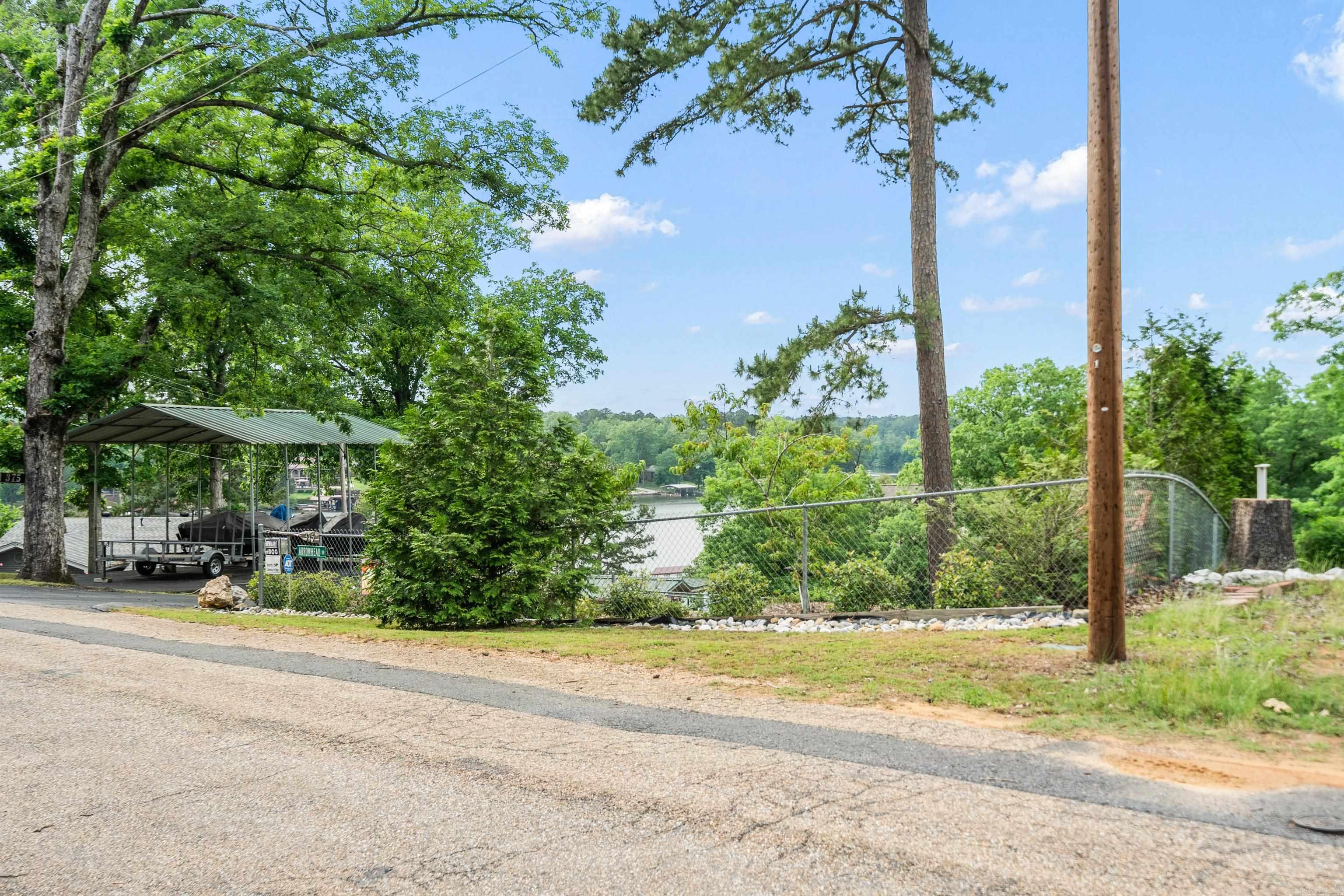 ARROWHEAD LAKE ESTATES 3 - Residential
