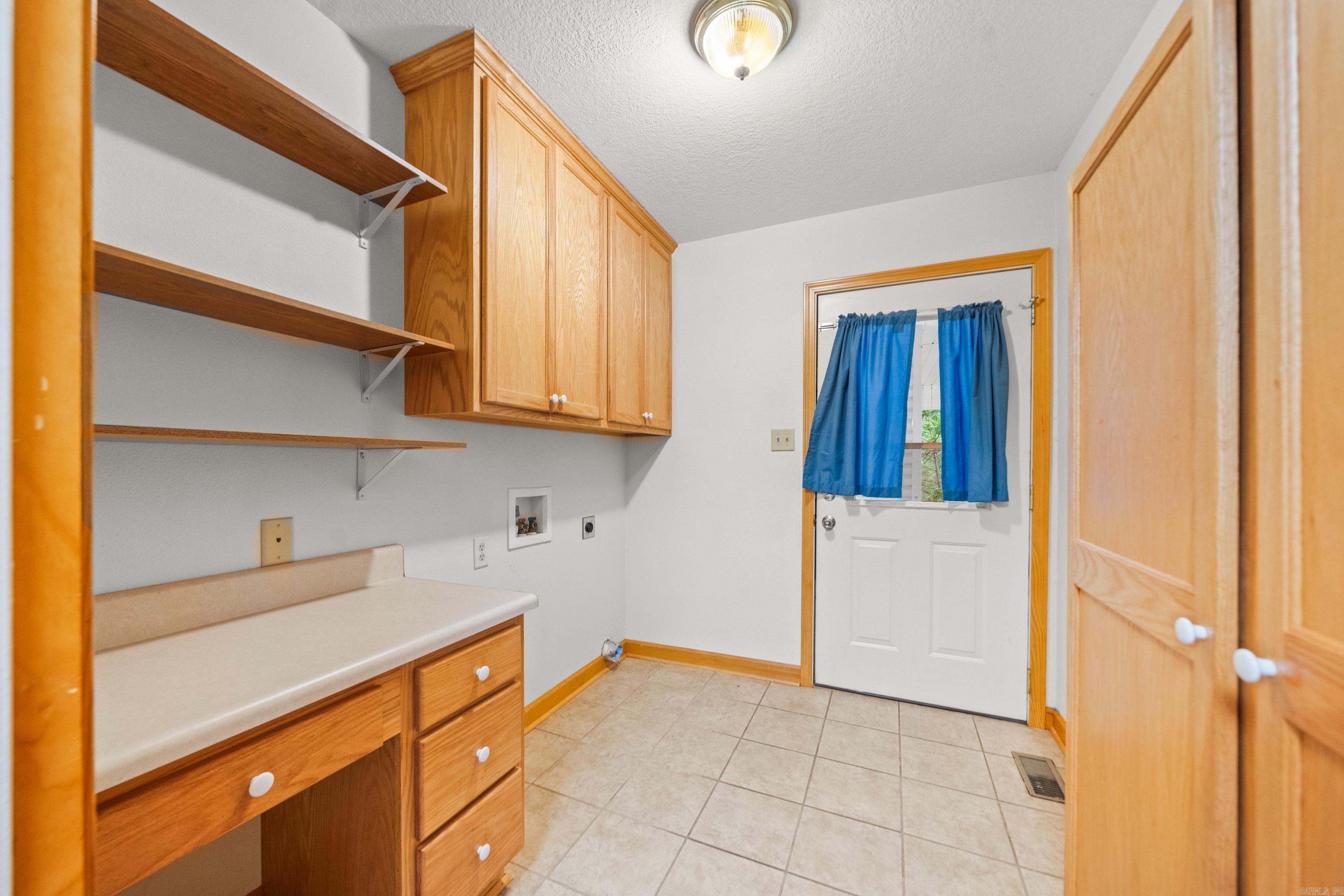 ARROWHEAD LAKE ESTATES 3 - Residential