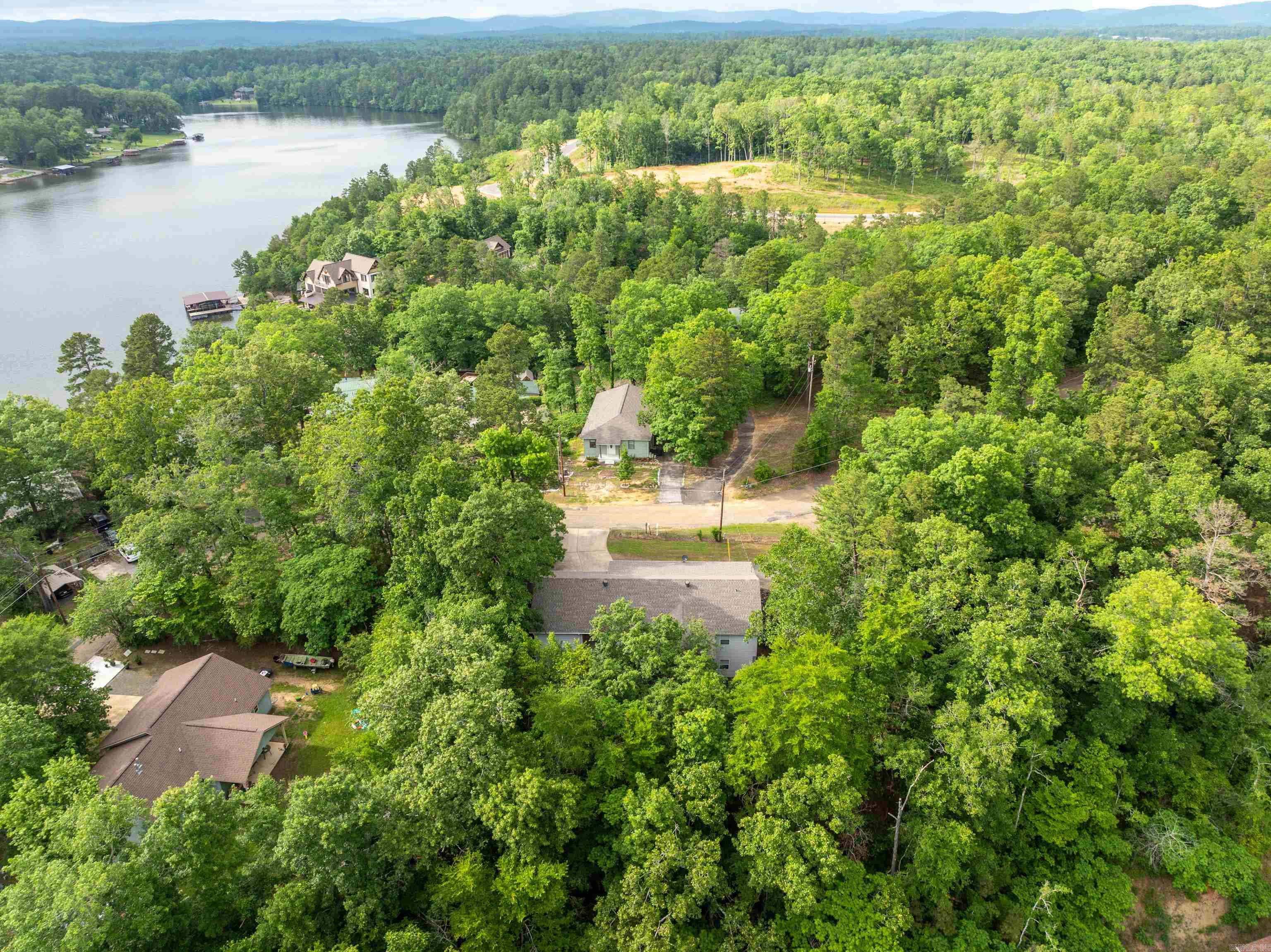 ARROWHEAD LAKE ESTATES 3 - Residential