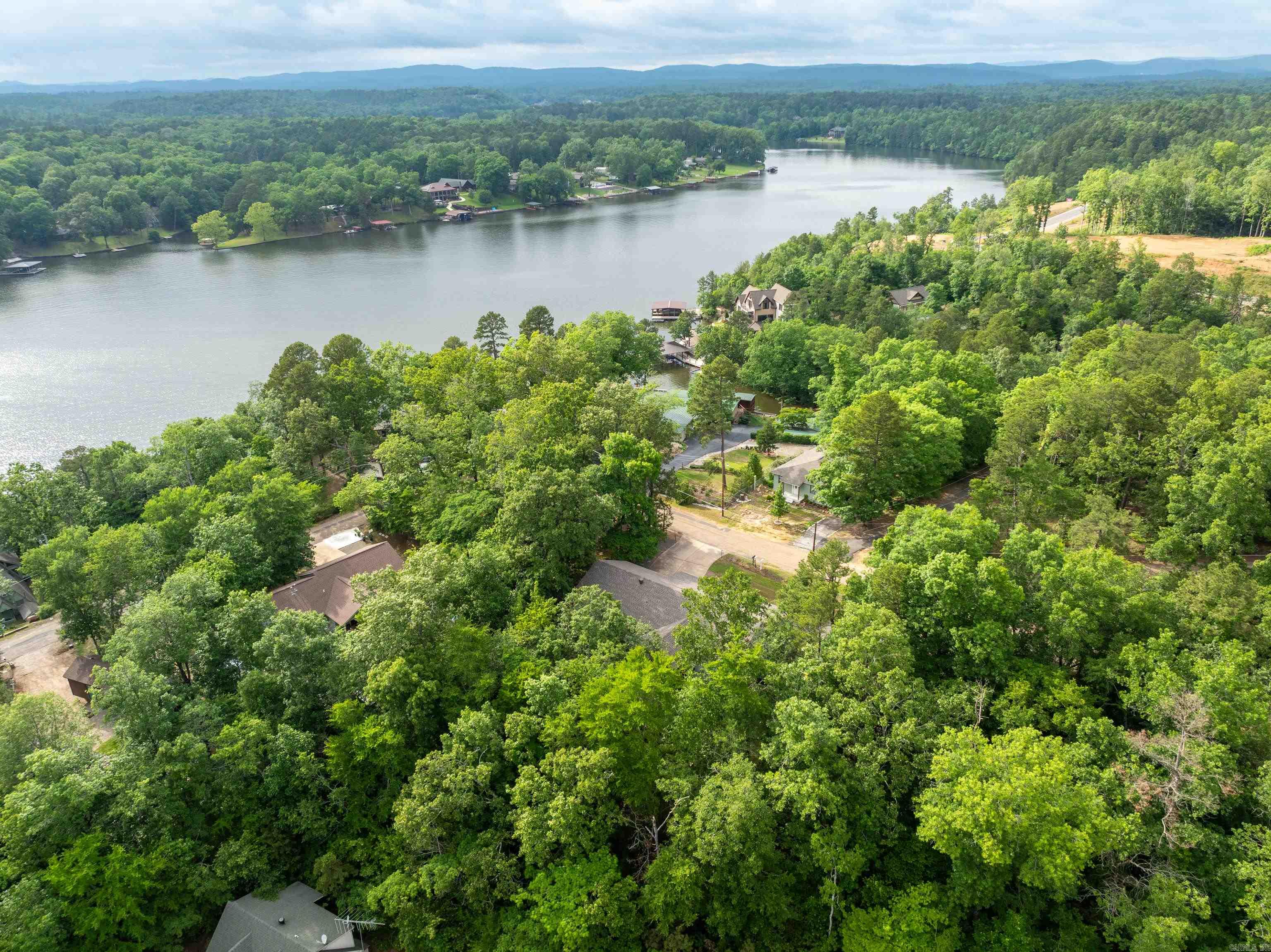 ARROWHEAD LAKE ESTATES 3 - Residential