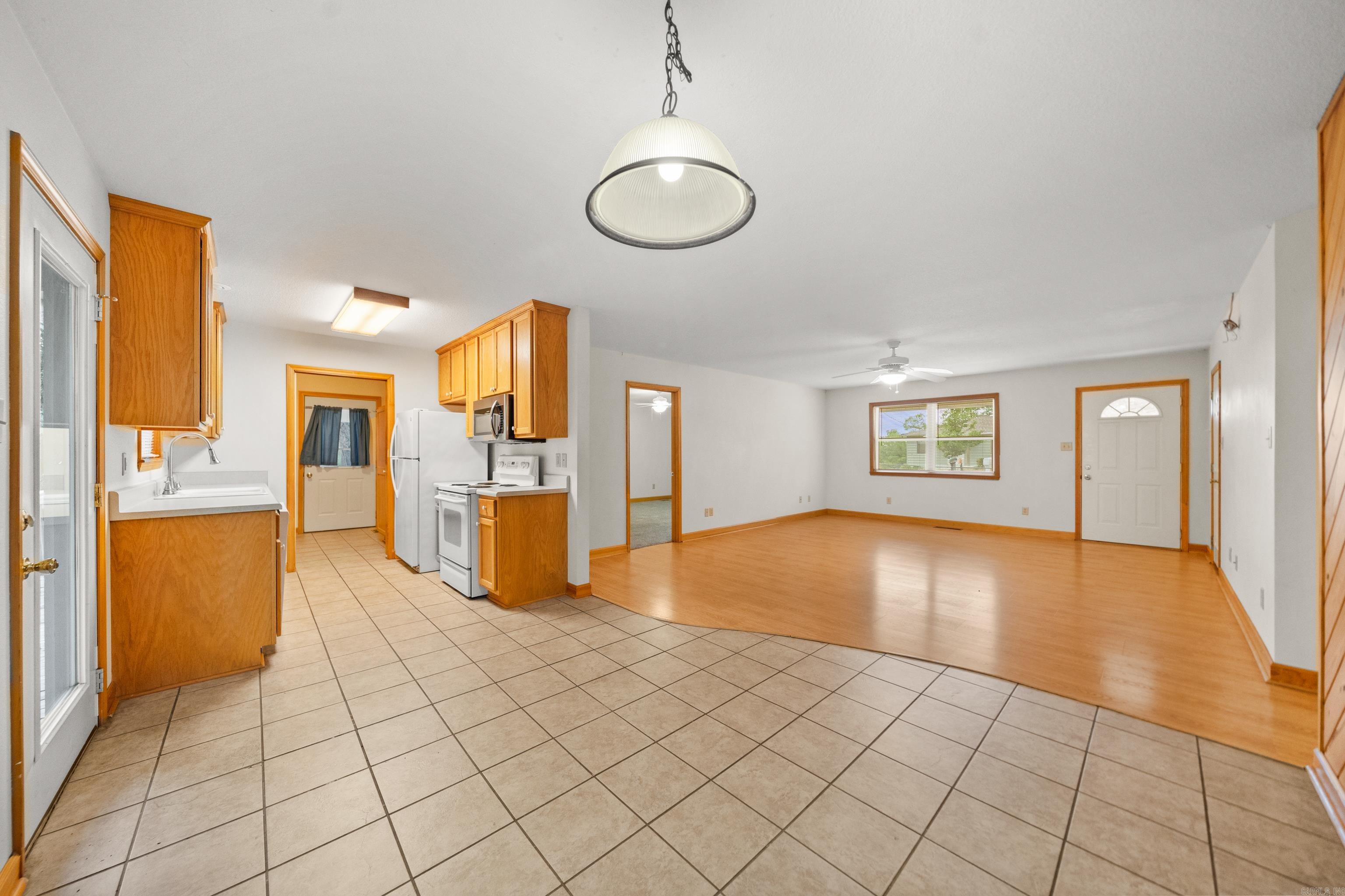 ARROWHEAD LAKE ESTATES 3 - Residential