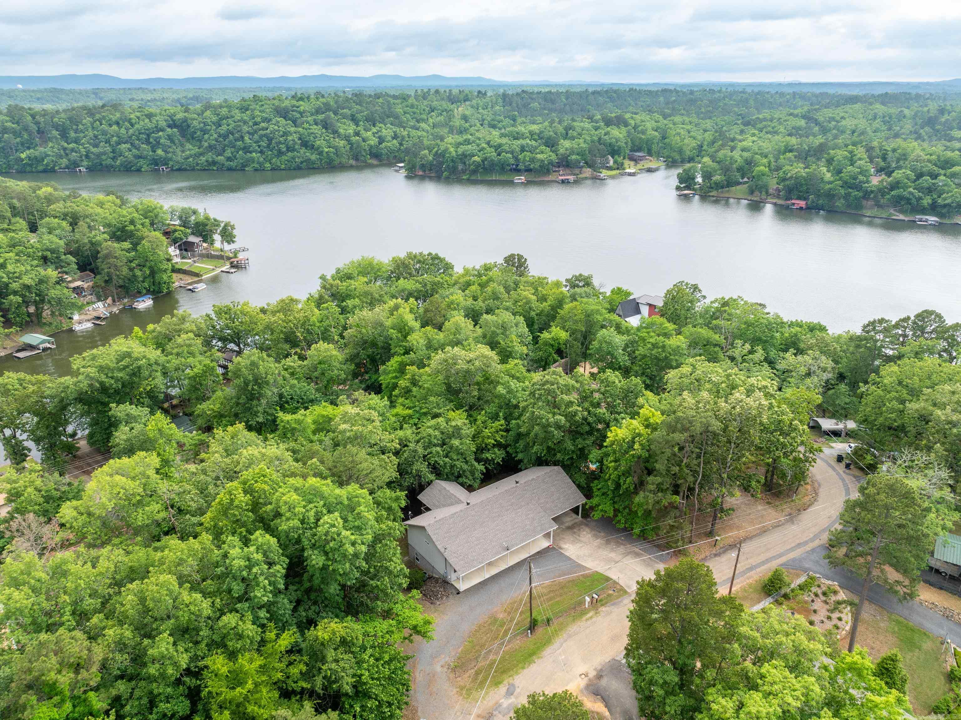 ARROWHEAD LAKE ESTATES 3 - Residential